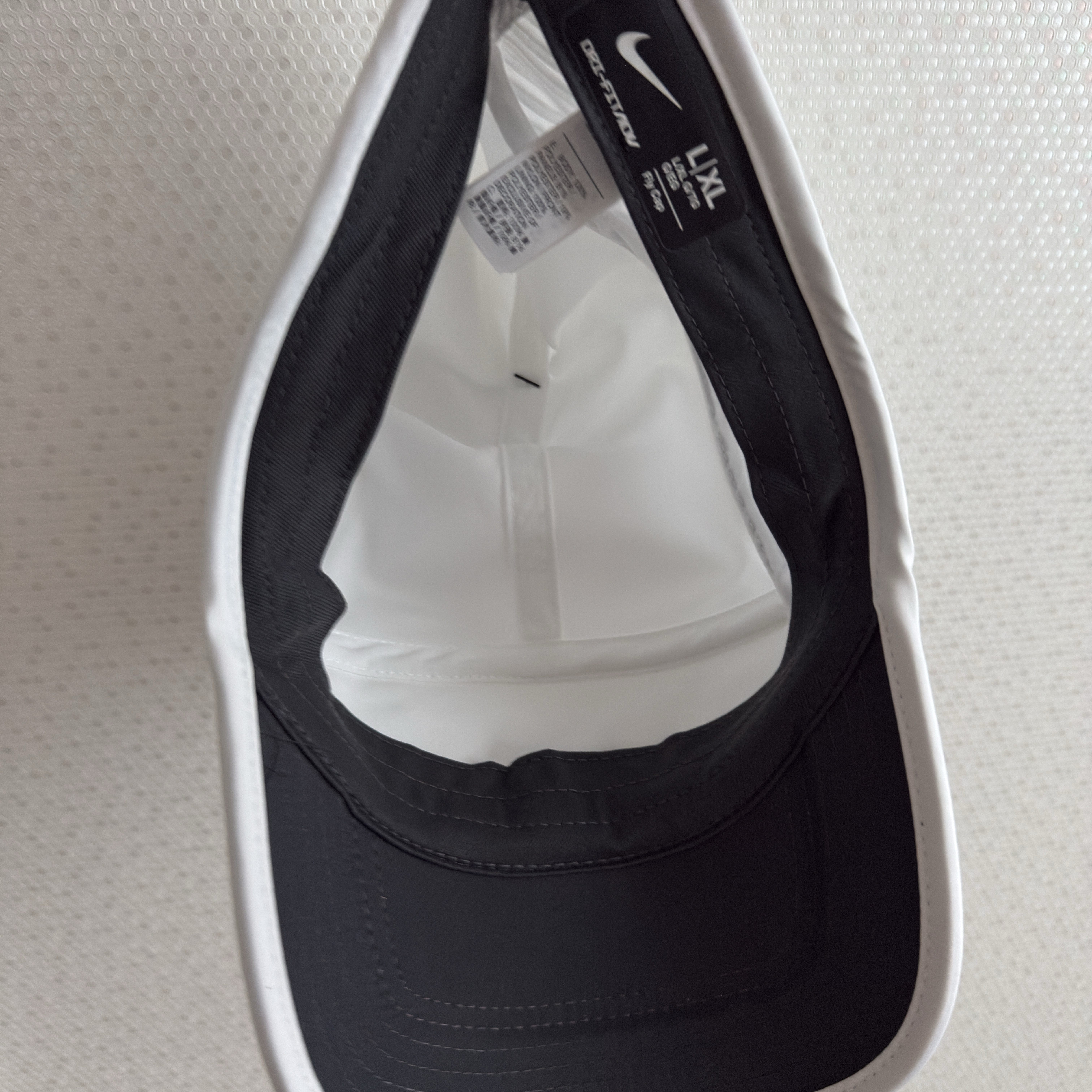 Nike Dri-Fit ADV Fly Unstructured AeroBill AeroAdapt Cap White Anthracite 착용 스타일 - 2