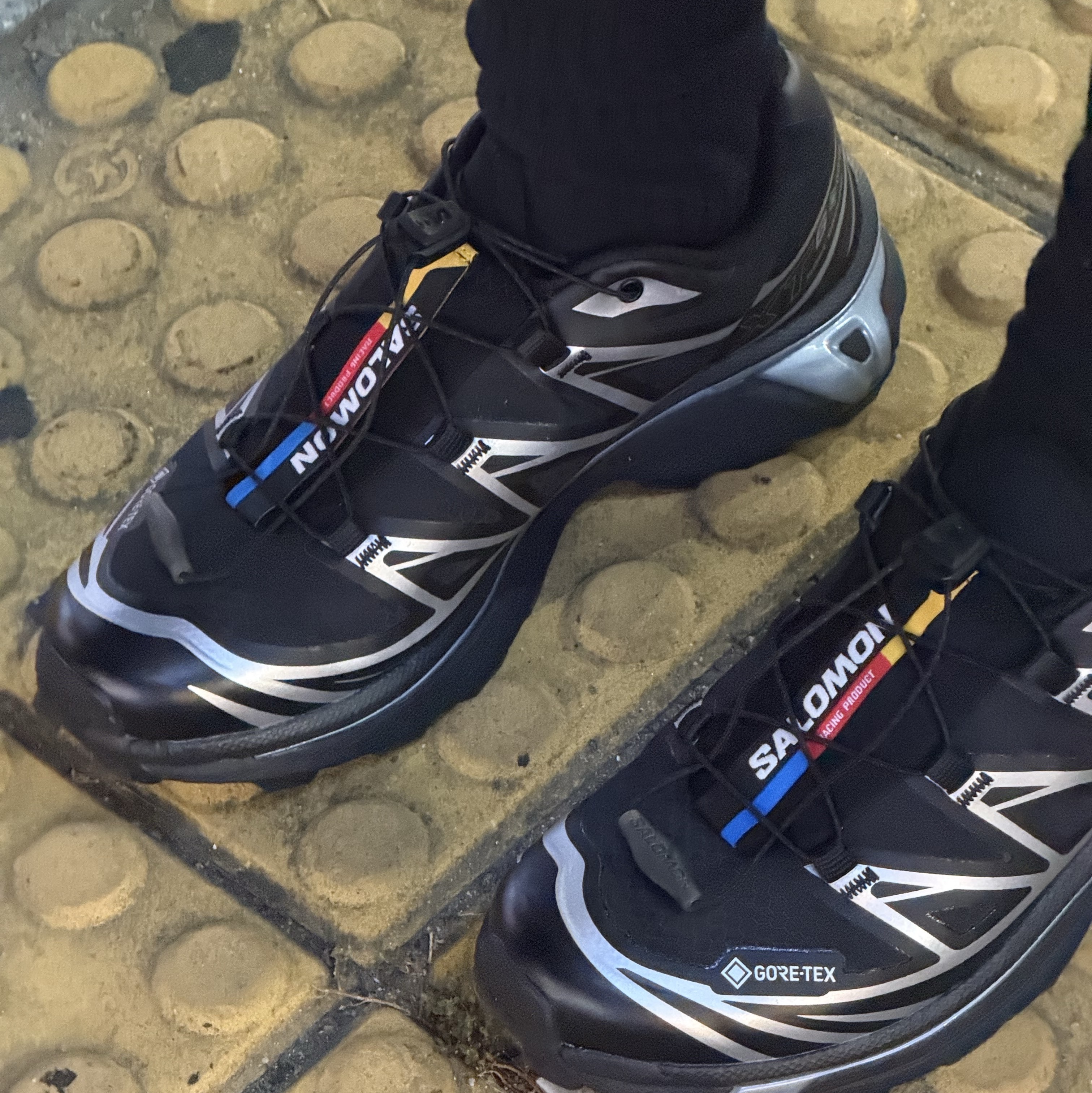 Salomon XT-6 GTX Black Silver 착용 스타일 - 3