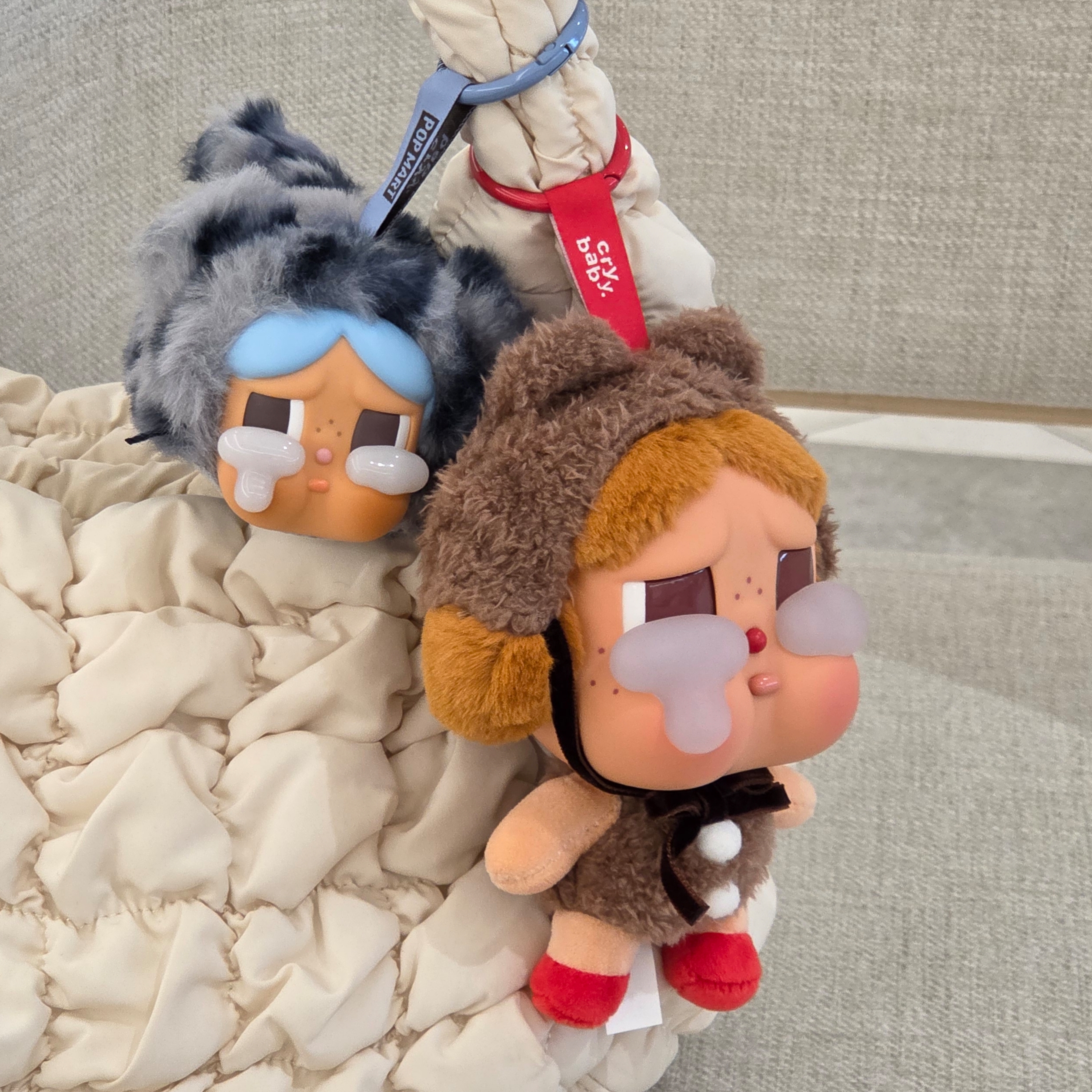 Pop Mart Crybaby Wild But Cutie Series Vinyl Plush Pendant Denim Cutie (Opened Case), Pop Mart Crybaby Crying Again Series Plush Keyring Love Makes Us Cry (Opened Case) 착용 스타일