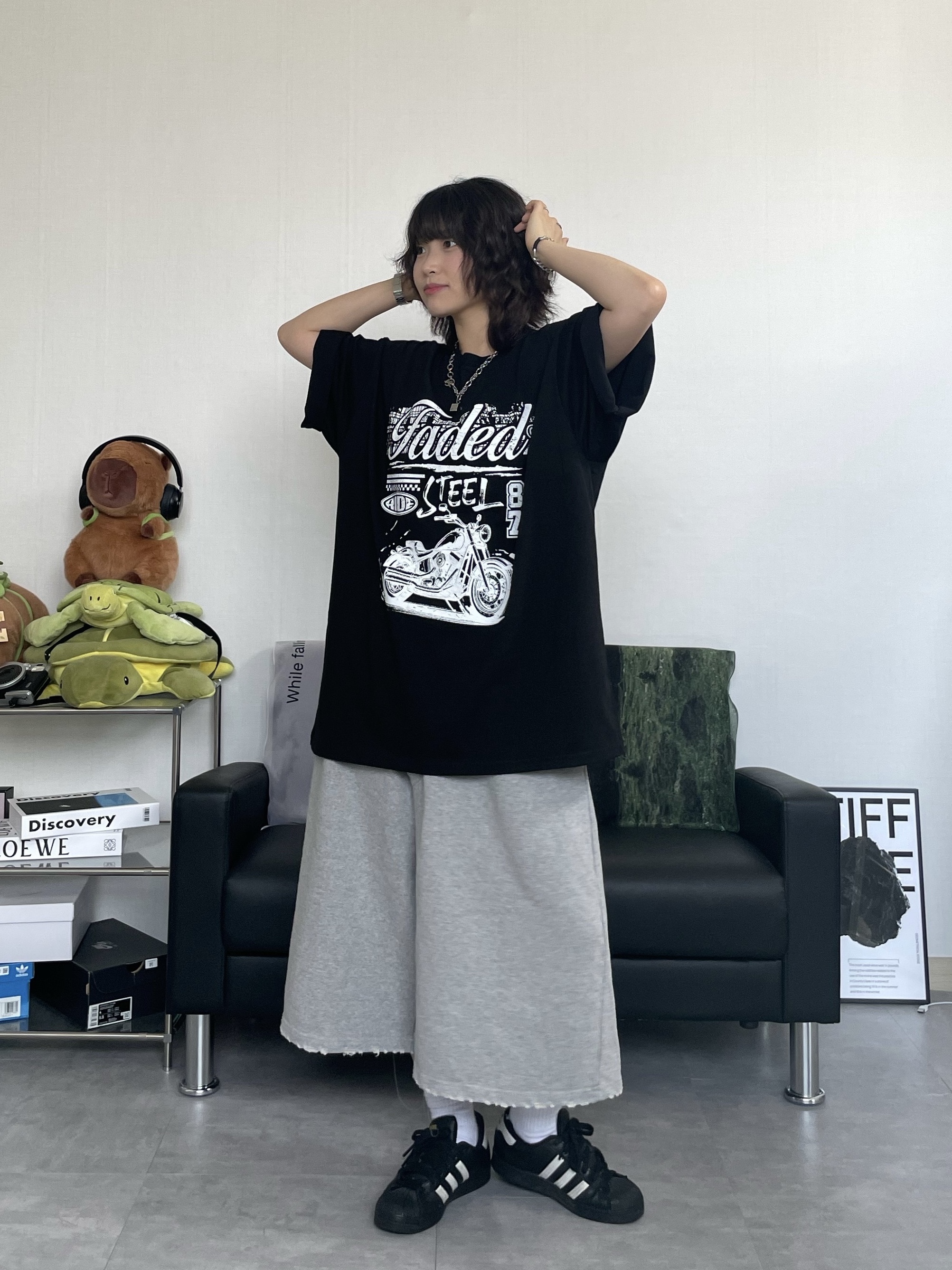 Adidas Superstar Core Black White 착용 스타일 - 4