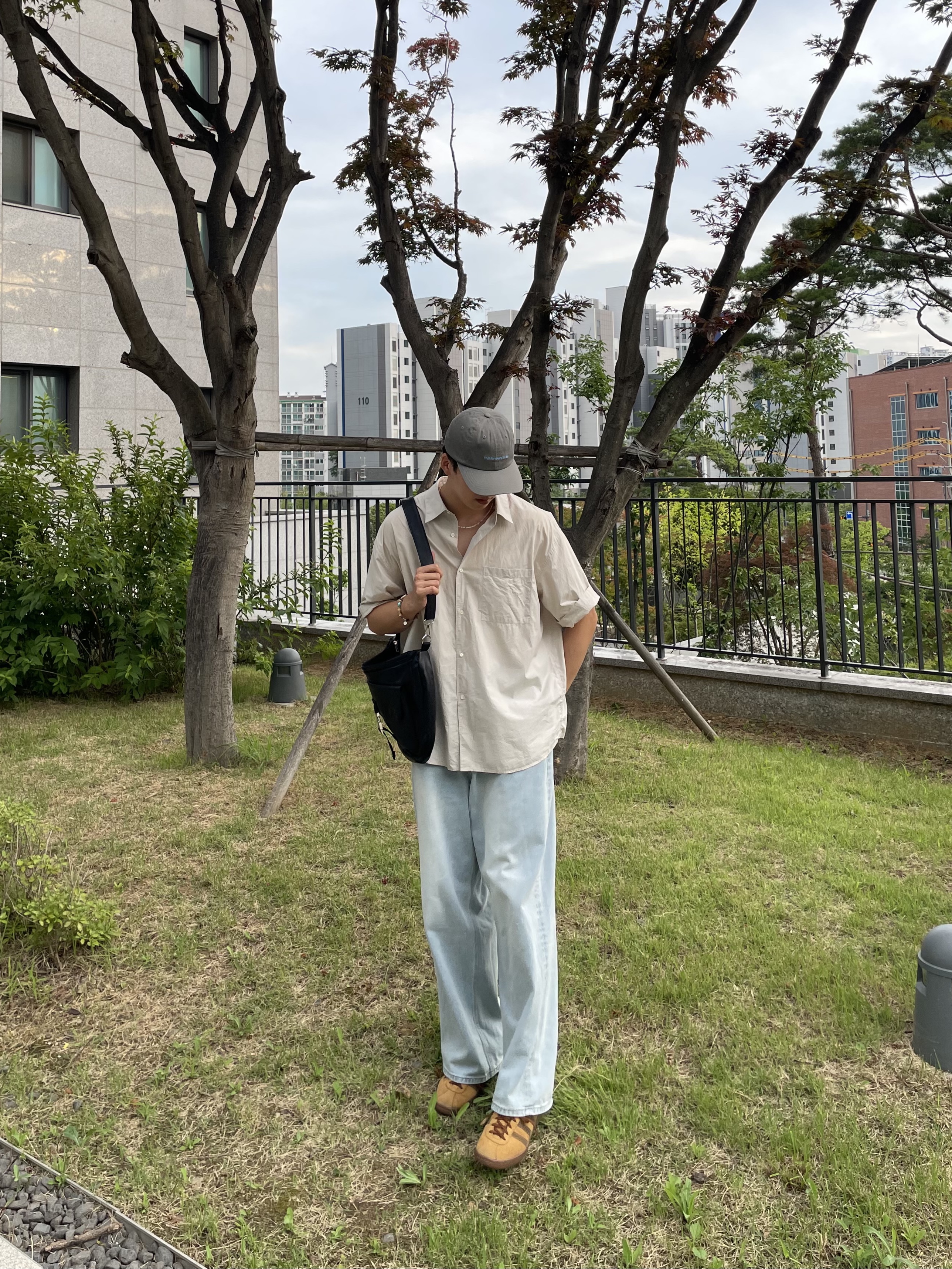 noun Wide Denim Pants Light Blue, Adidas Tobacco Gruen Mesa Brown Desert 착용 스타일 - 4