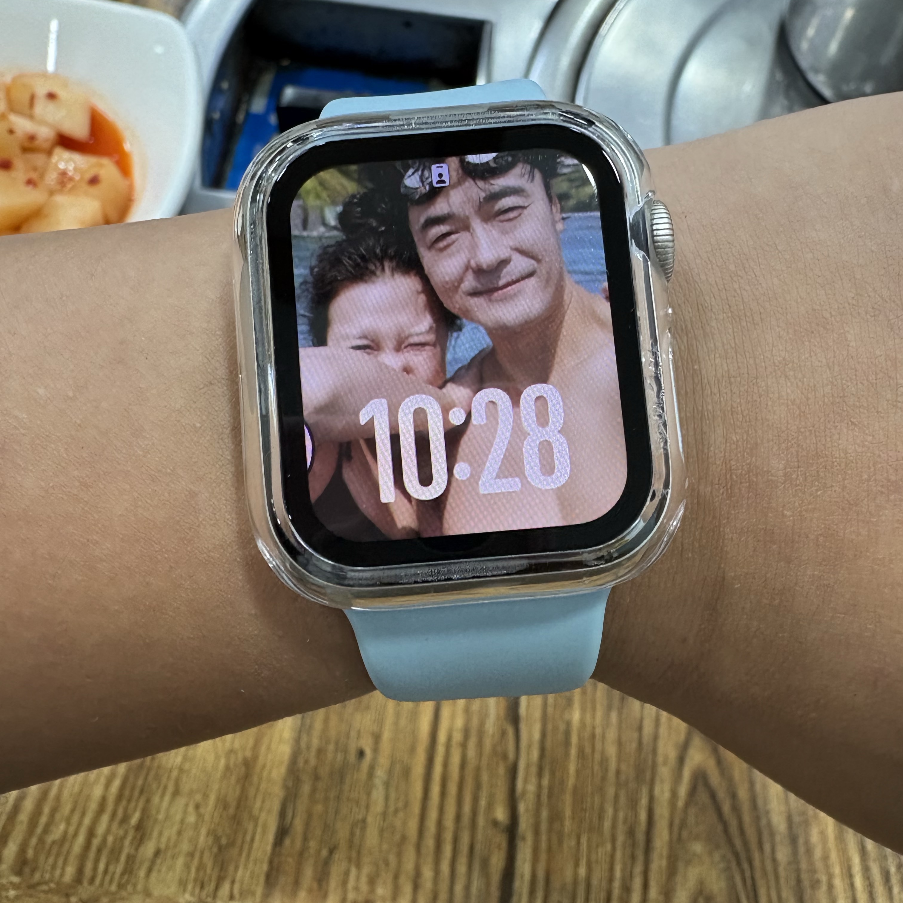 [A등급] Refurbished Watch SE 2nd 40mm GPS Starlight Aluminium Case 착용 스타일