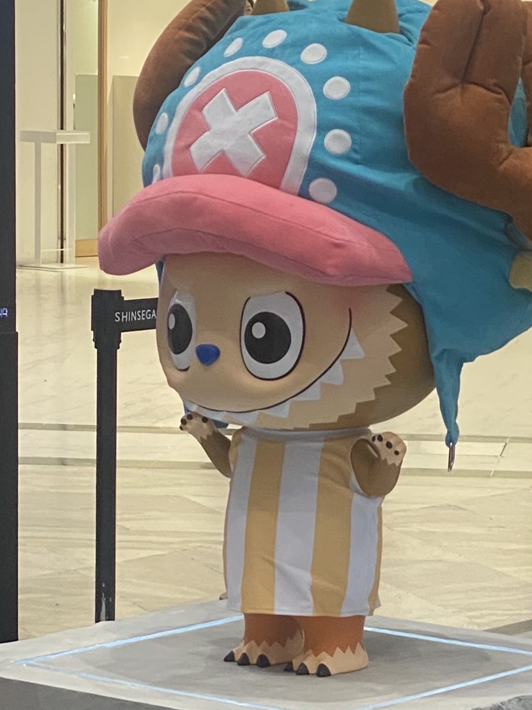 Pop Mart Mega Labubu x One Piece Tony Tony Chopper 1000% 착용 스타일