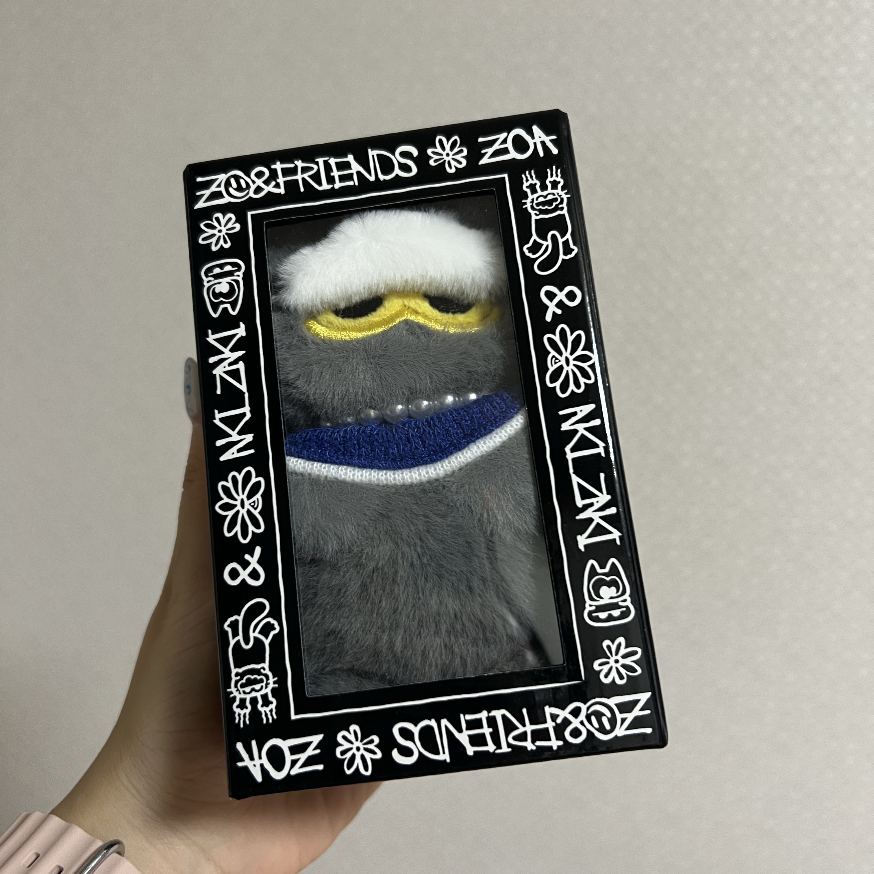 Zo&Friends Zoa Plush Keyring Grey, Zo&Friends Zoa Medium Plush Grey 착용 스타일 - 1