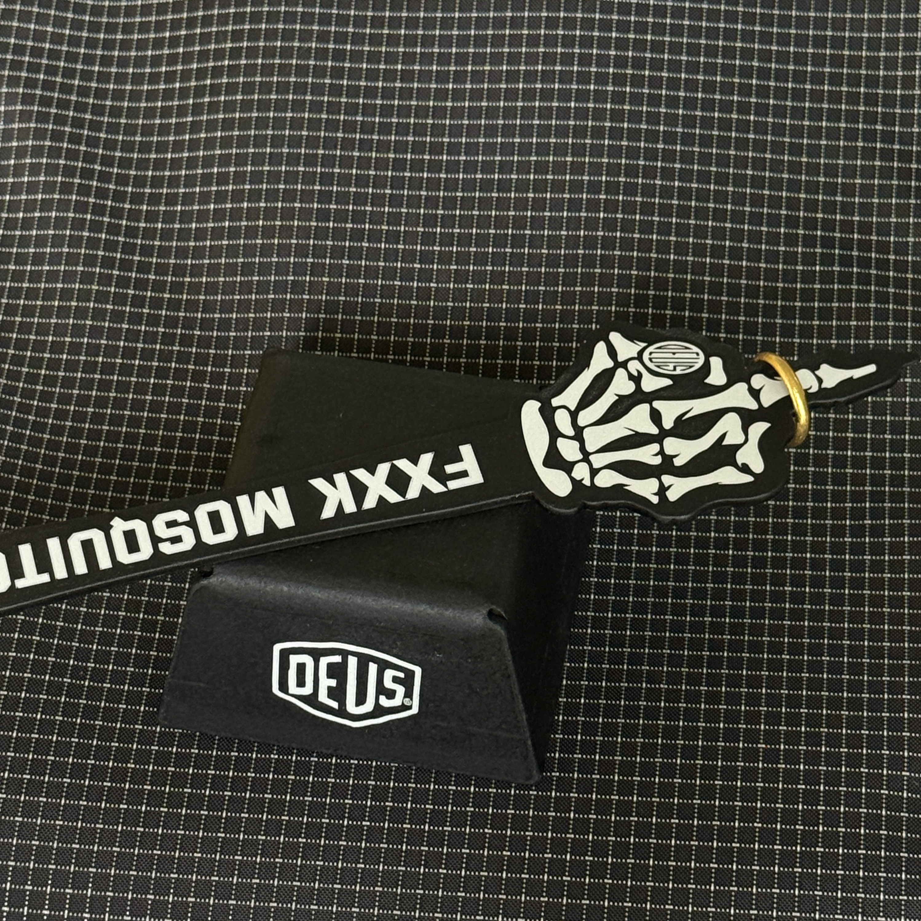 Deus Ex Machina x PEOS FM Mosquito Skeleton Coil Holder & Storage Bag Black 착용 스타일 - 2