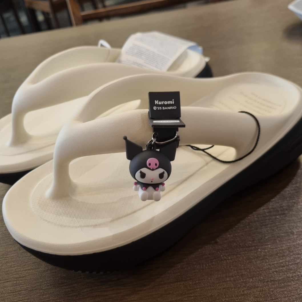 W) Taw&Toe x Sanrio  STYLE | KREAM