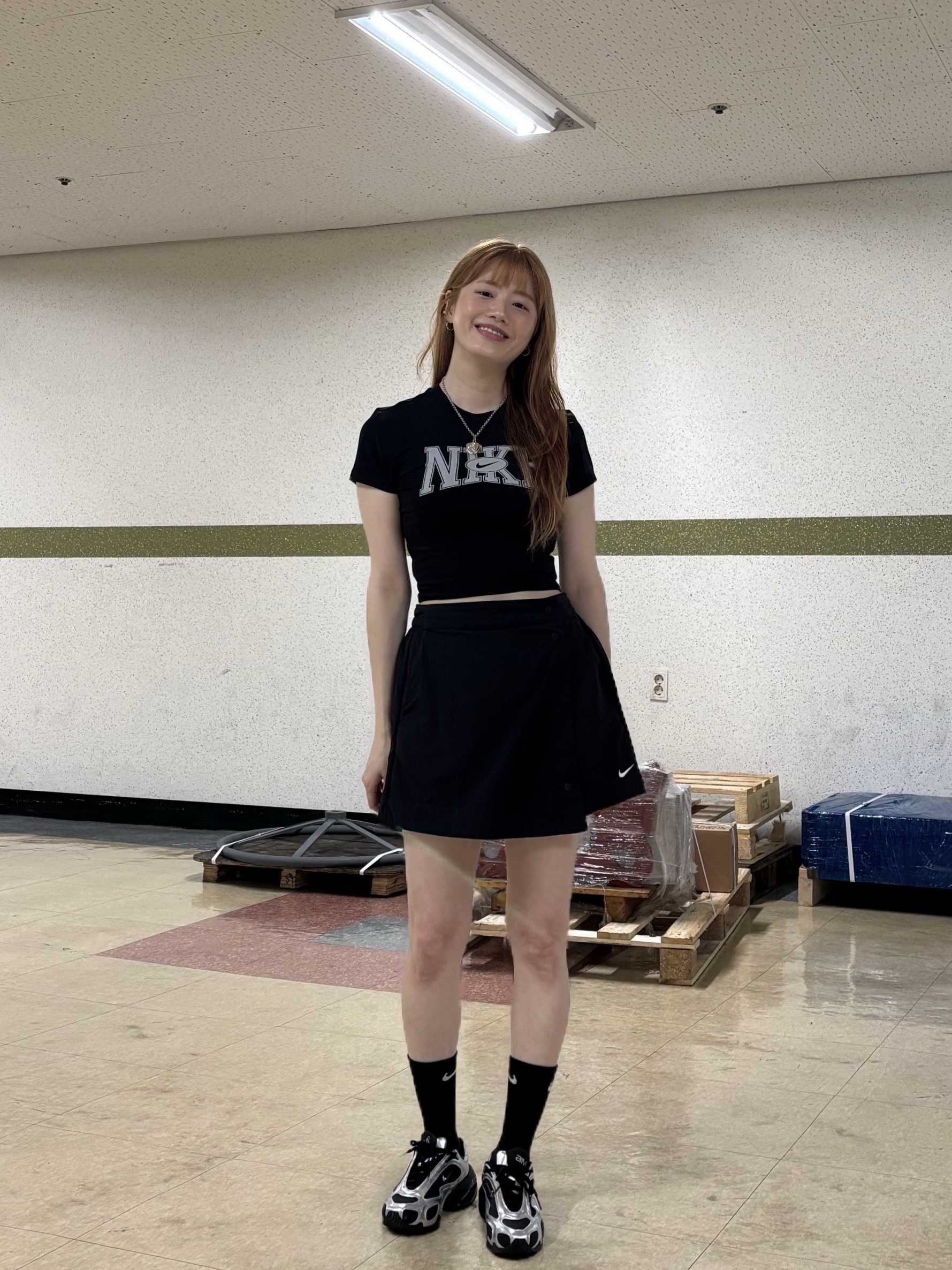 (W) Nike Air Max Muse Black and Metallic Silver, (W) Nike NSW Essential Woven Skort Black White - Asia 착용 스타일 - 1