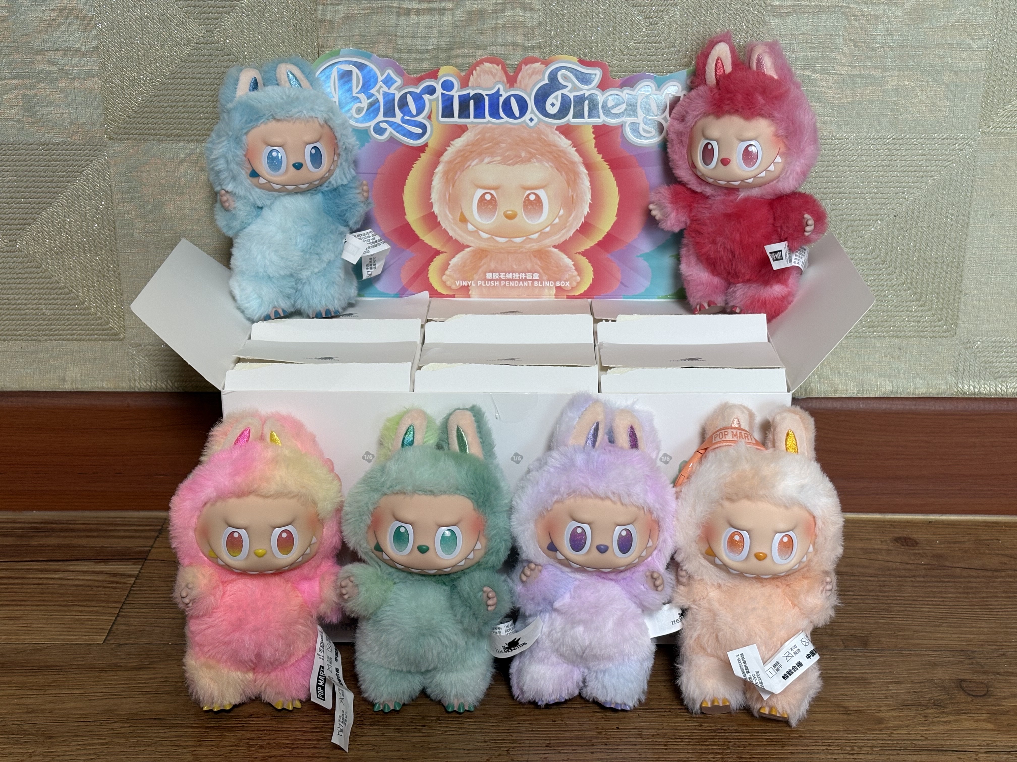 Pop Mart Labubu The Monsters Highlight Series Sealed Case (6 Blind Boxes) 착용 스타일 - 2