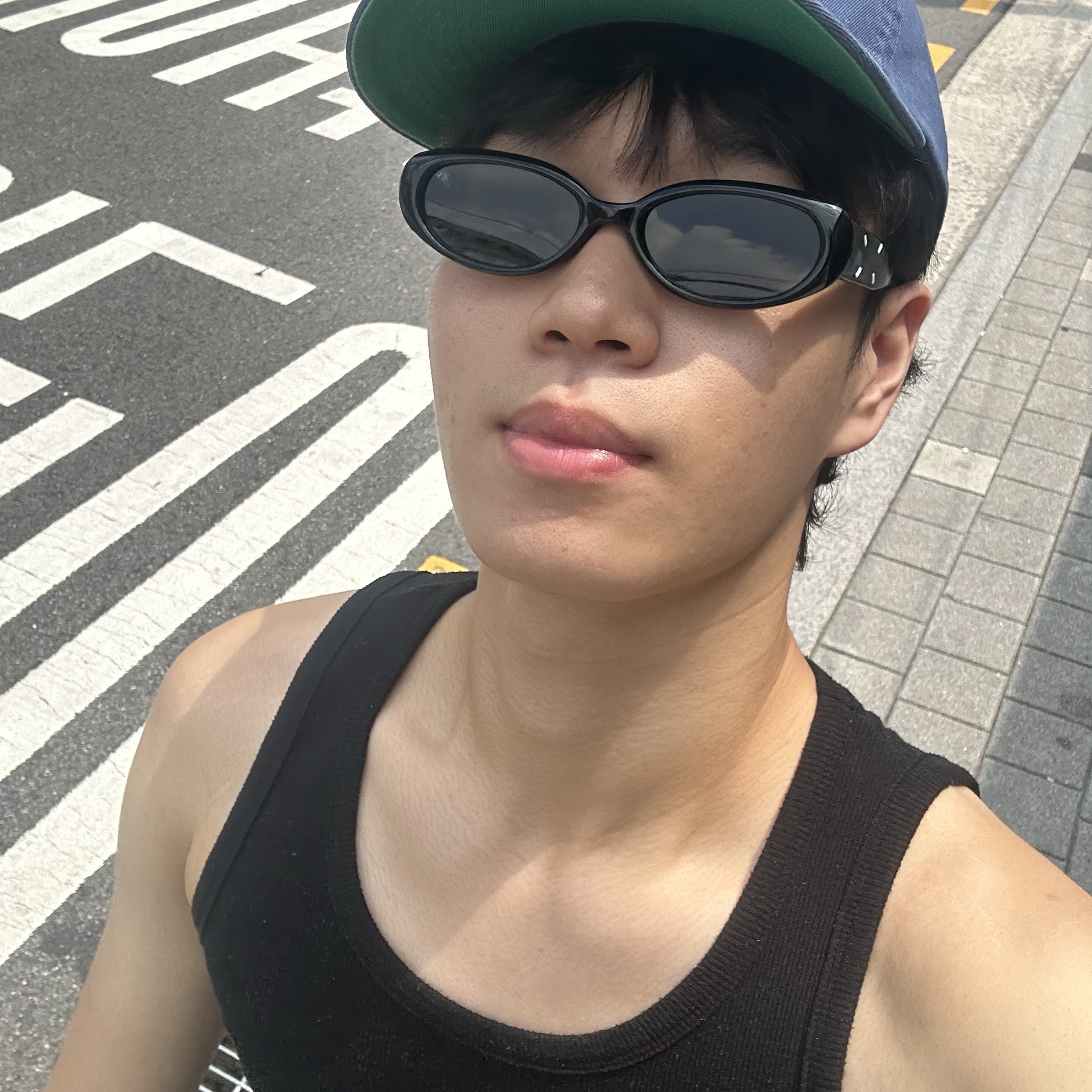 Gentle Monster x Maison Margiela MM206 Black Gray 착용 스타일