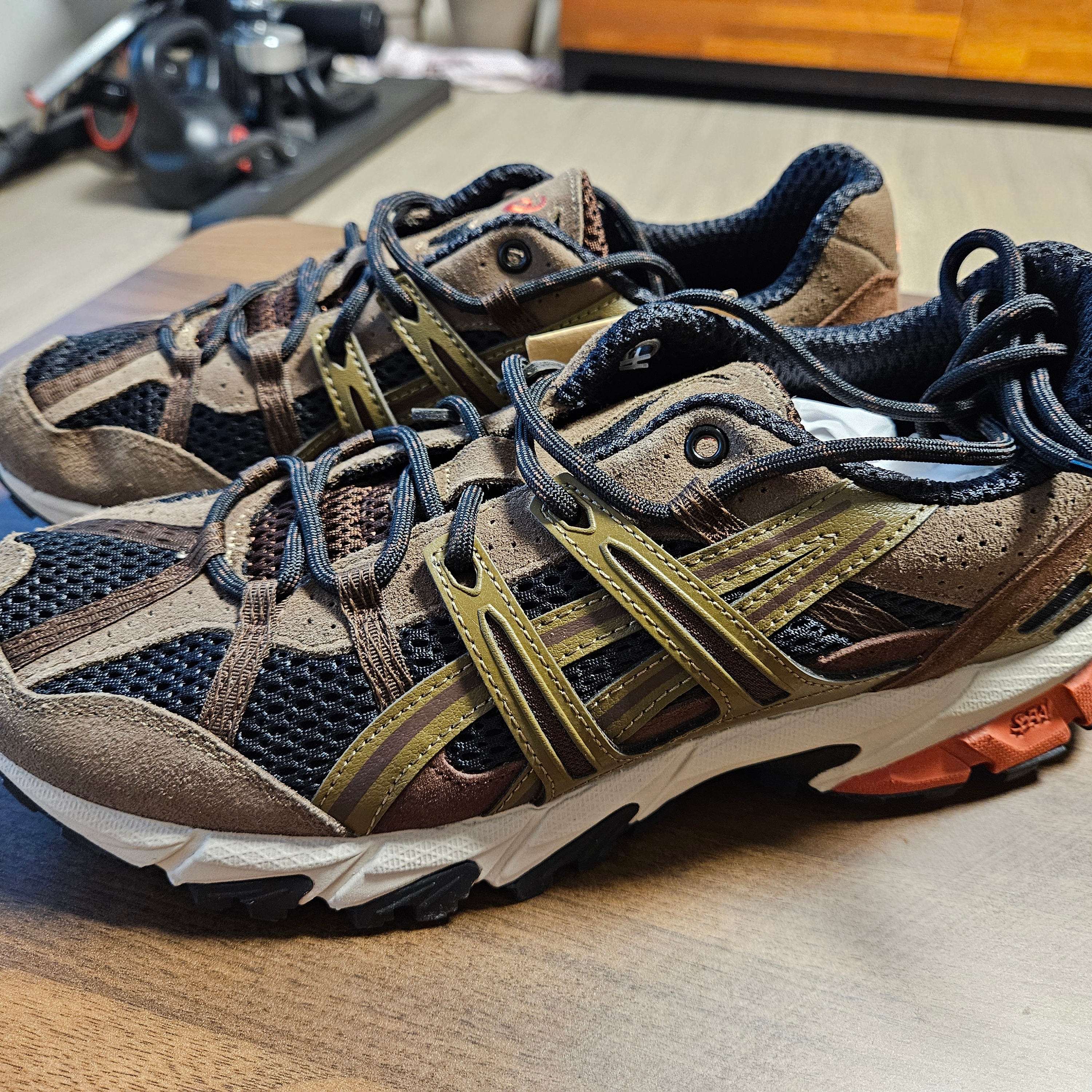 Asics Gel-Sonoma 15-50 Black Clay Canyon 착용 스타일