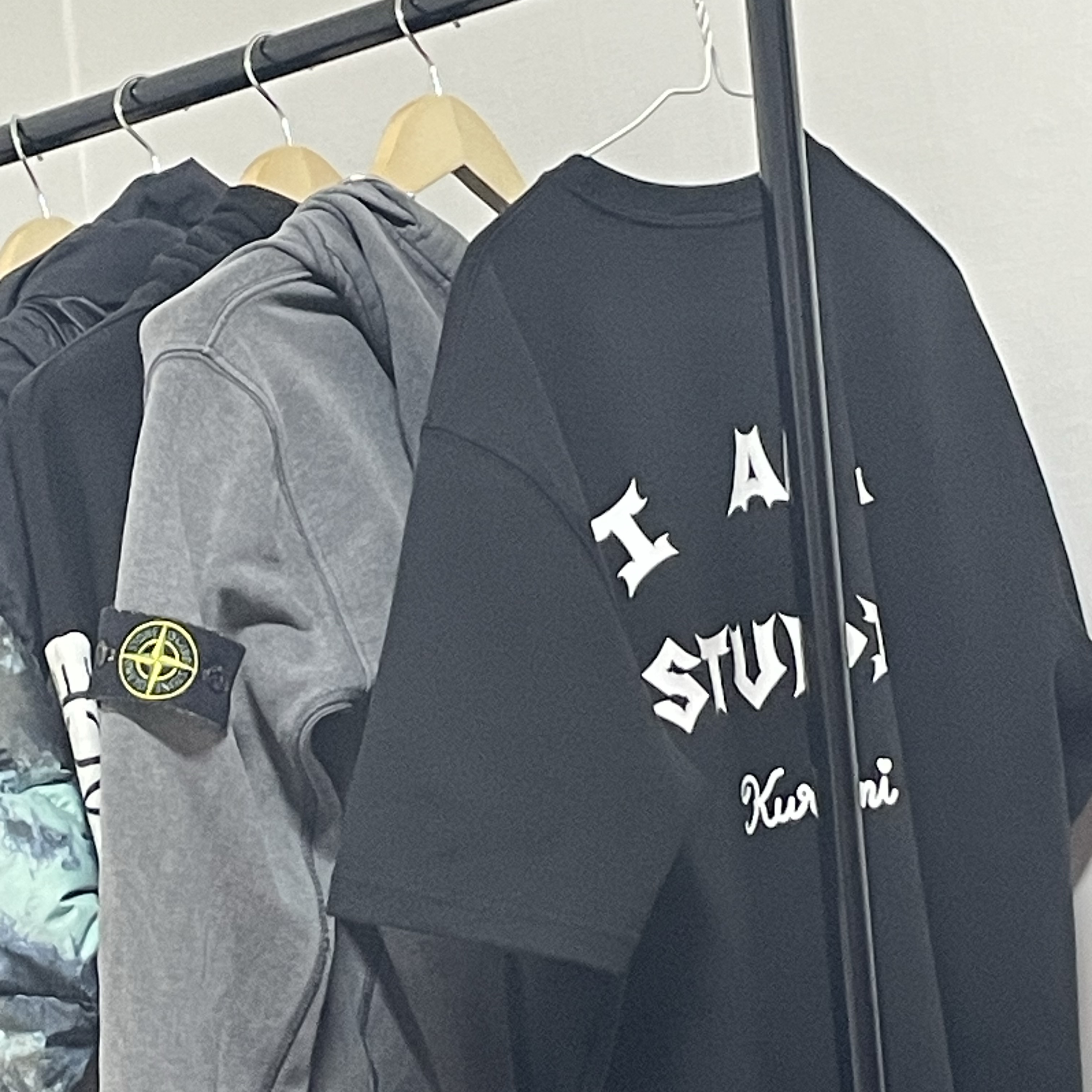 IAB Studio Kuromi T-shirts Black White 착용 스타일