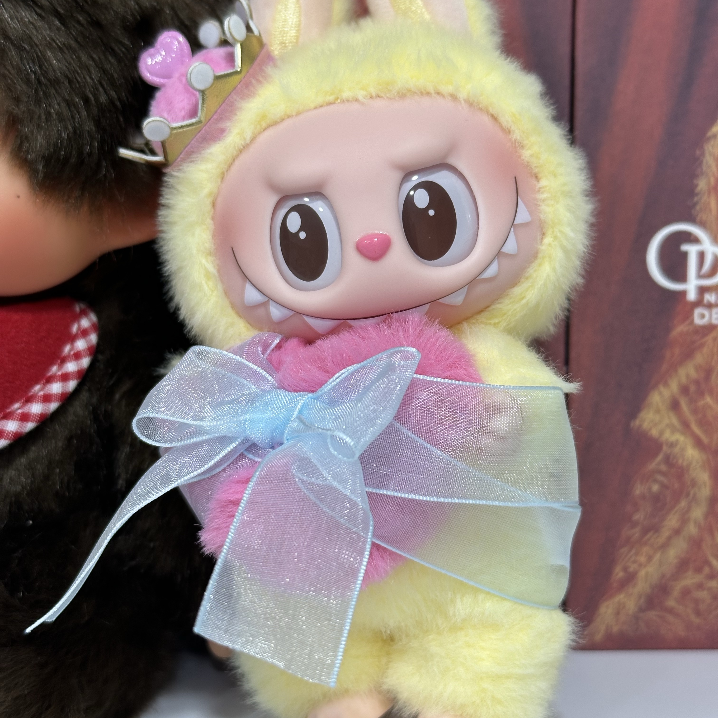 Pop Mart The Monsters Checkmate Series Plush Keyring 착용 스타일