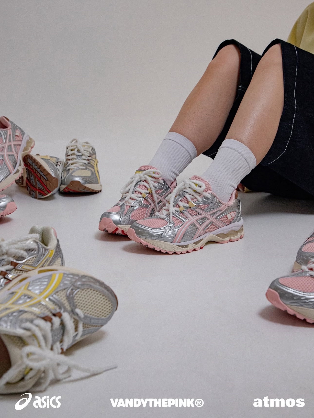Asics x Atmos x Vandy The Pink Gel-Nimbus 10.1 Banana Split Strawberry 착용 스타일 - 4