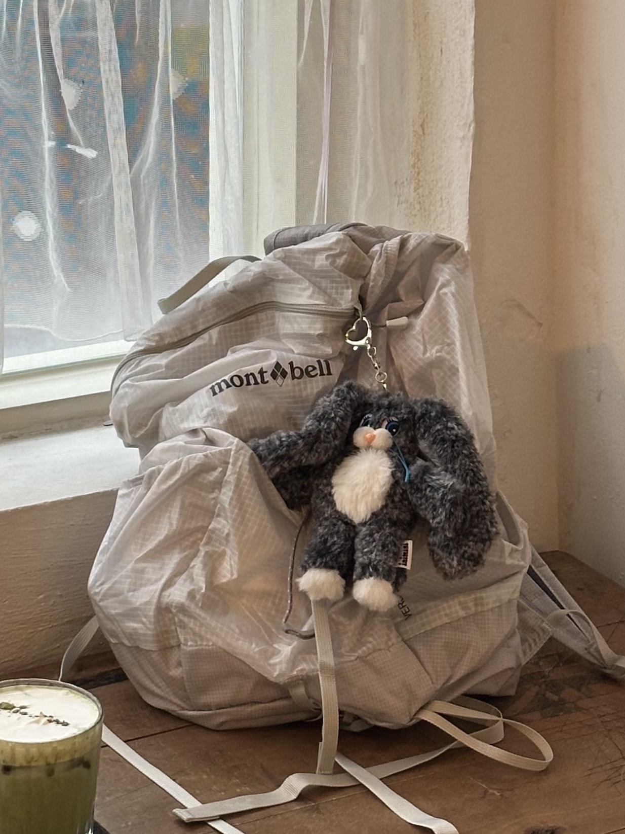 Montbell Versalite Pack 20 Backpack Ice White 착용 스타일