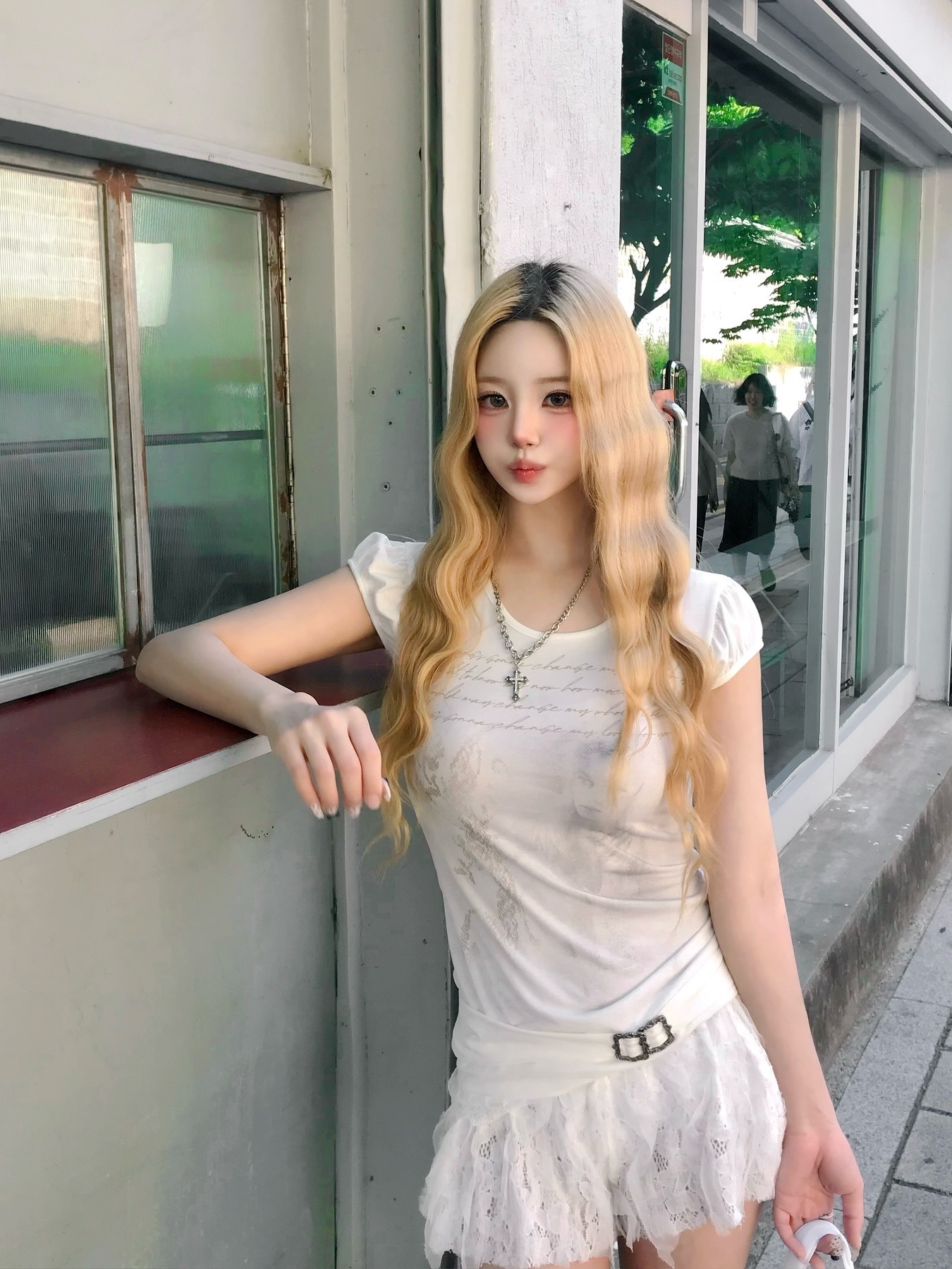 Don't Ask My Plan Lace Frill Floral Shorts - WHITE 착용 스타일 - 4