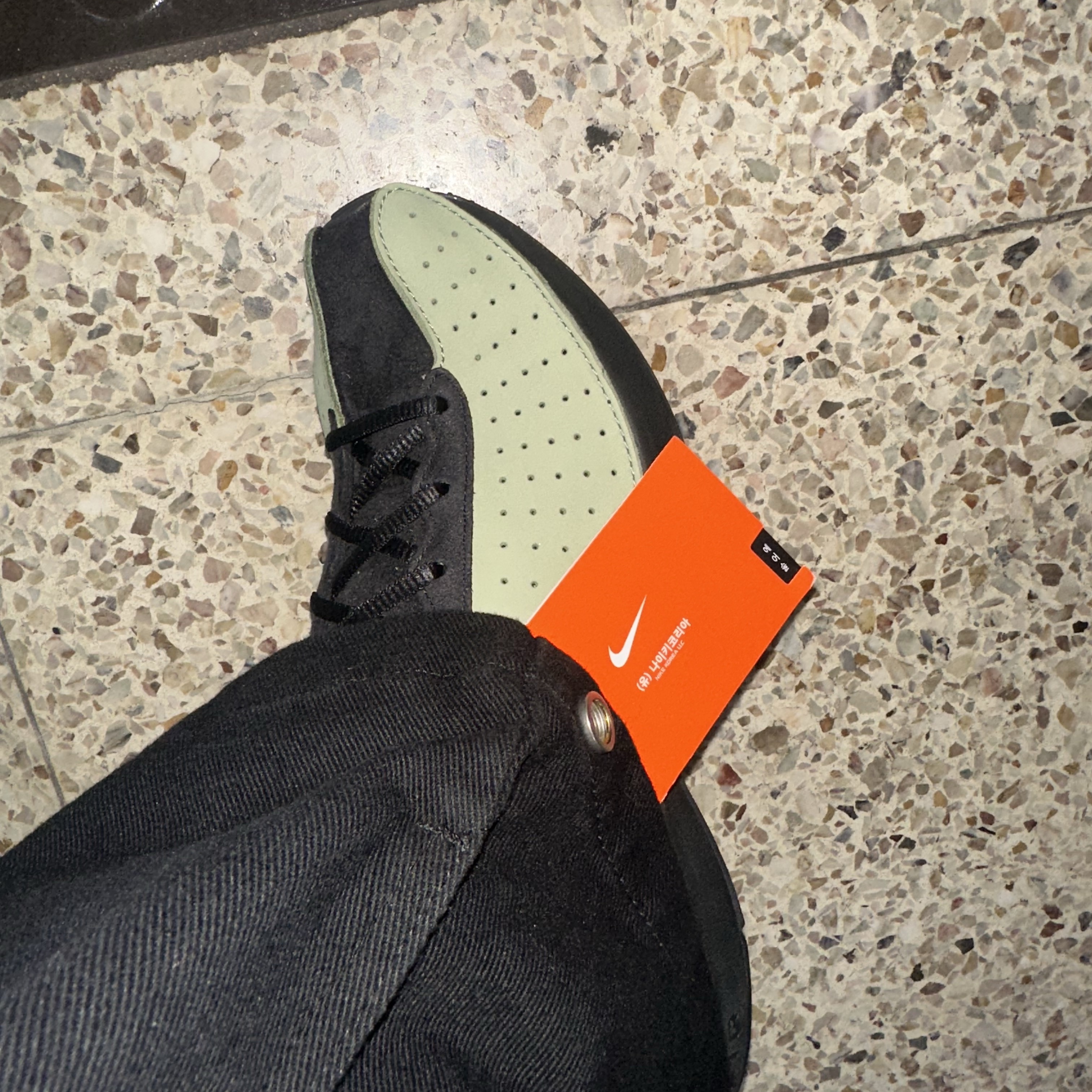 (W) Nike Air Superfly Oil Green Black 착용 스타일 - 4