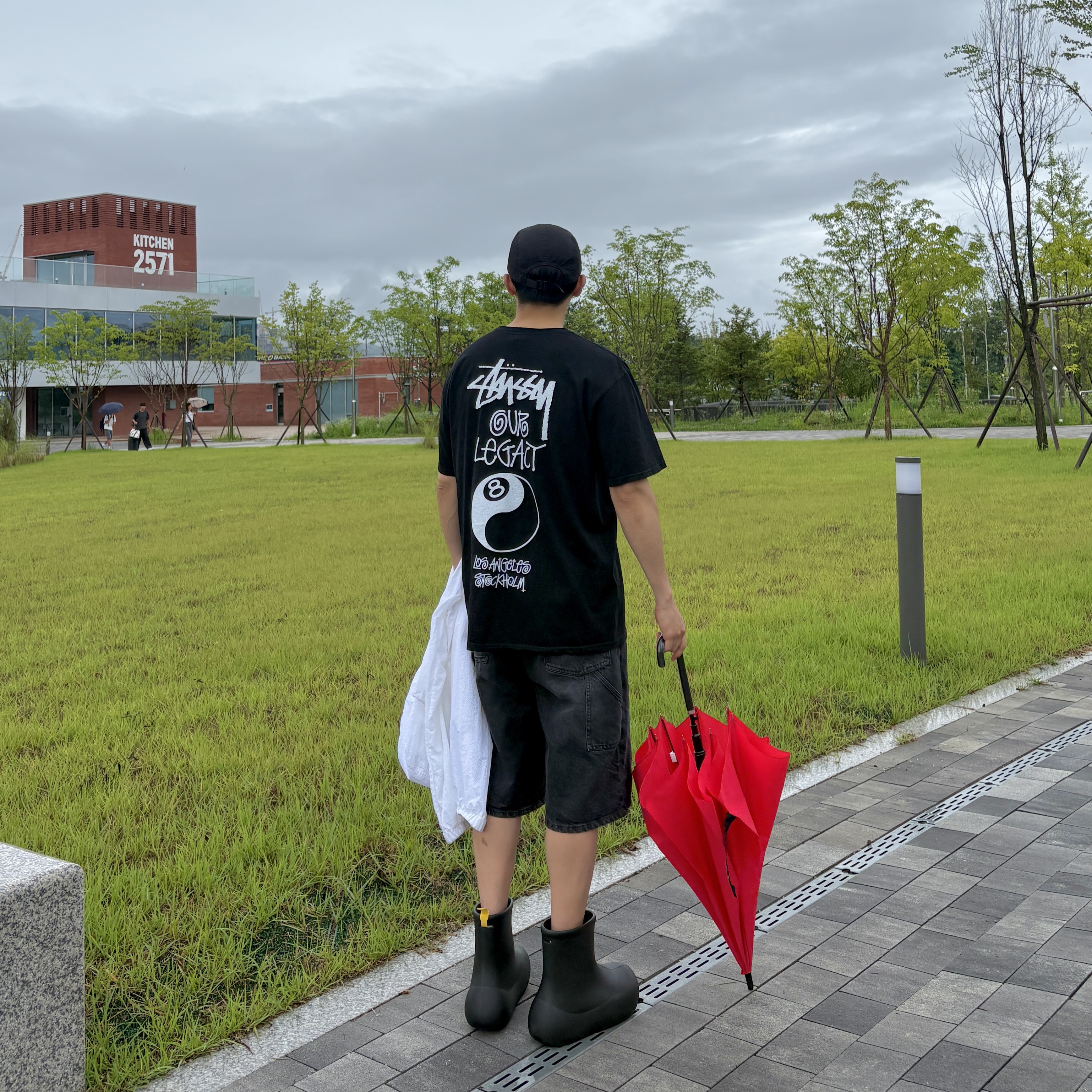 Supreme Washed Chino Twill Camp Cap Black - 24SS, Stussy x Our Legacy Work Shop 8 Ball Pigment Dyed Yin Yang T-Shirt Black 착용 스타일 - 3