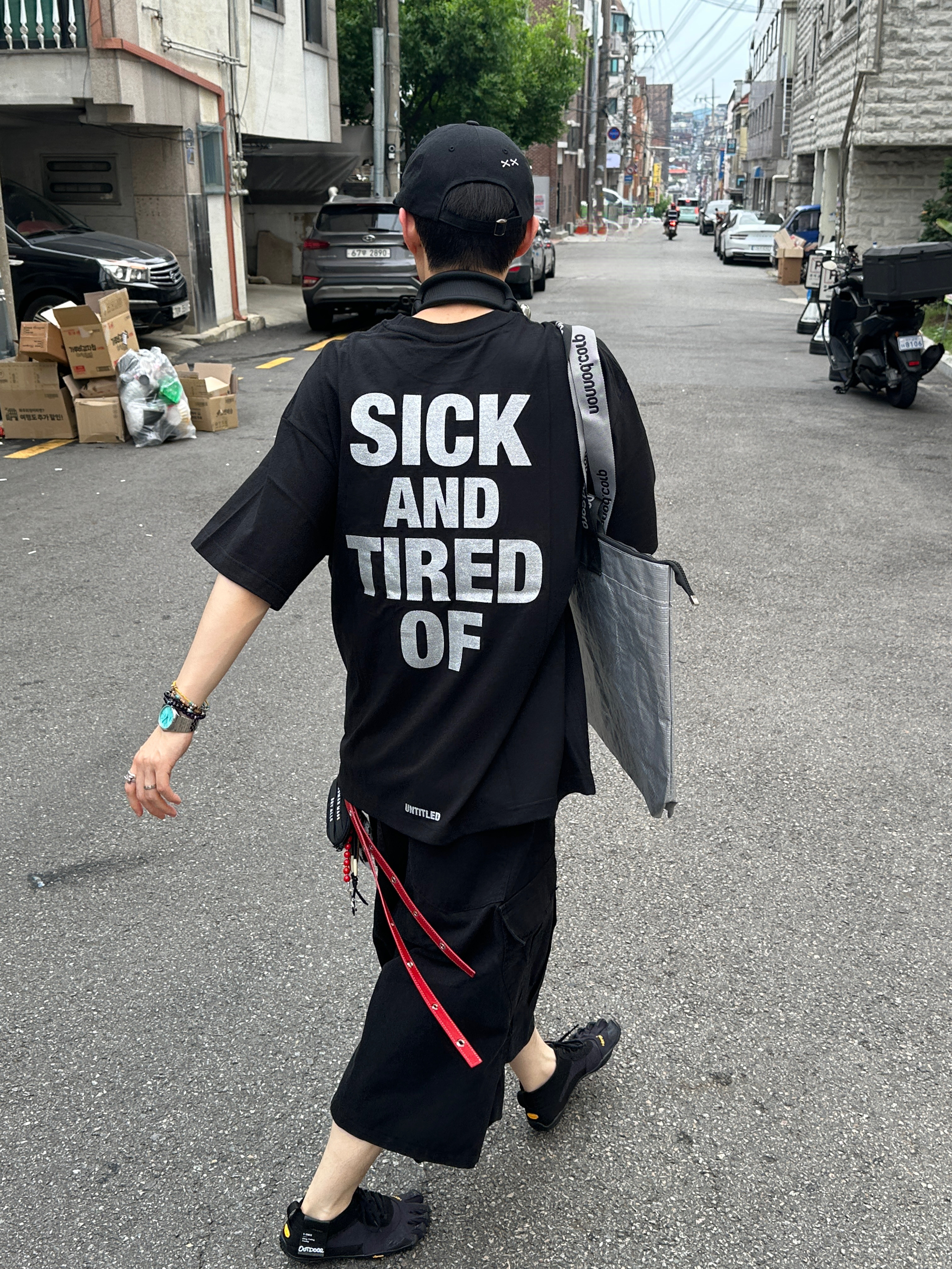 Nonnod Side Cargo Shorts Vintage Black, Aoiro 6-Panel Bone A/N Cap Black 착용 스타일 - 1