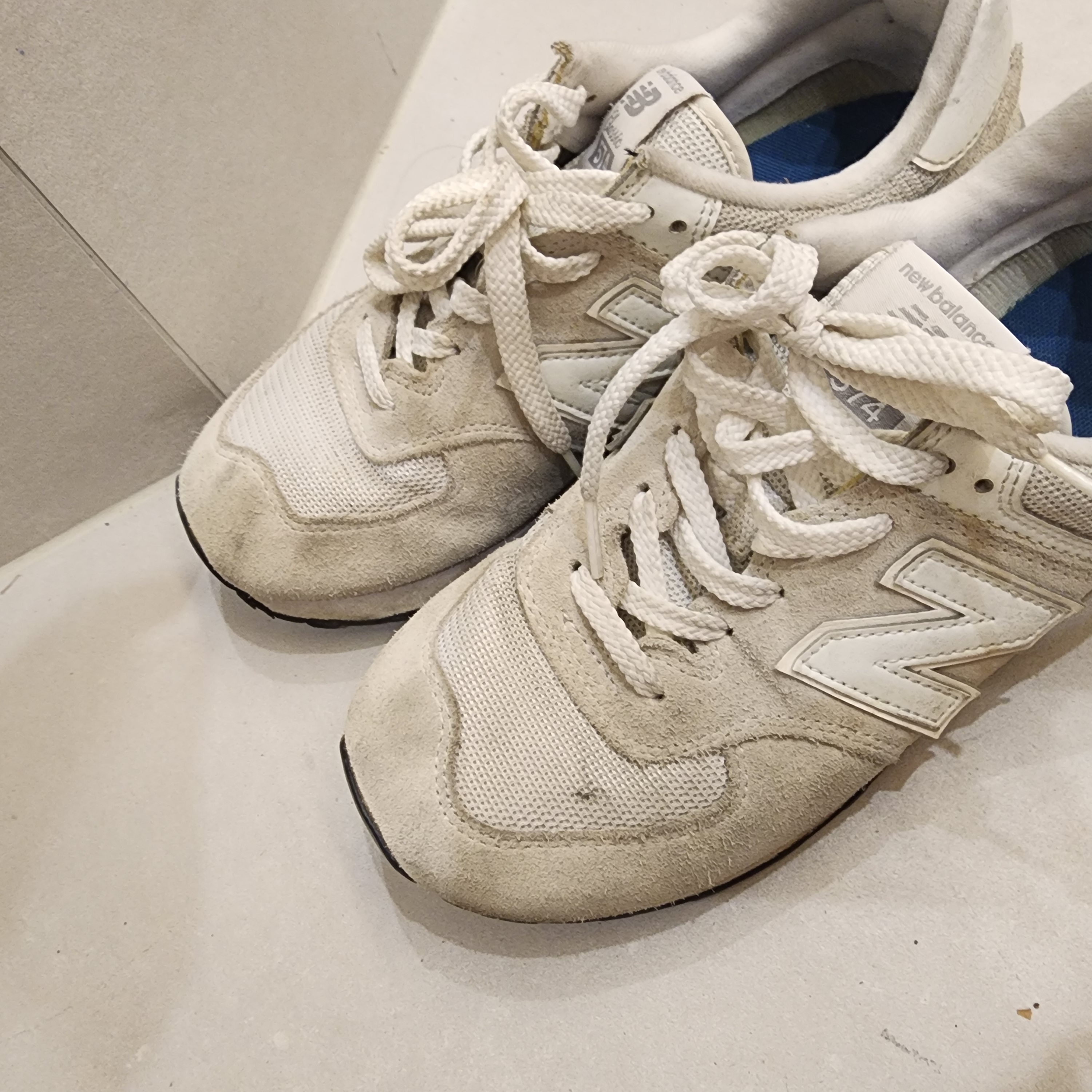 New Balance 574 Ivory - D Standard 착용 스타일