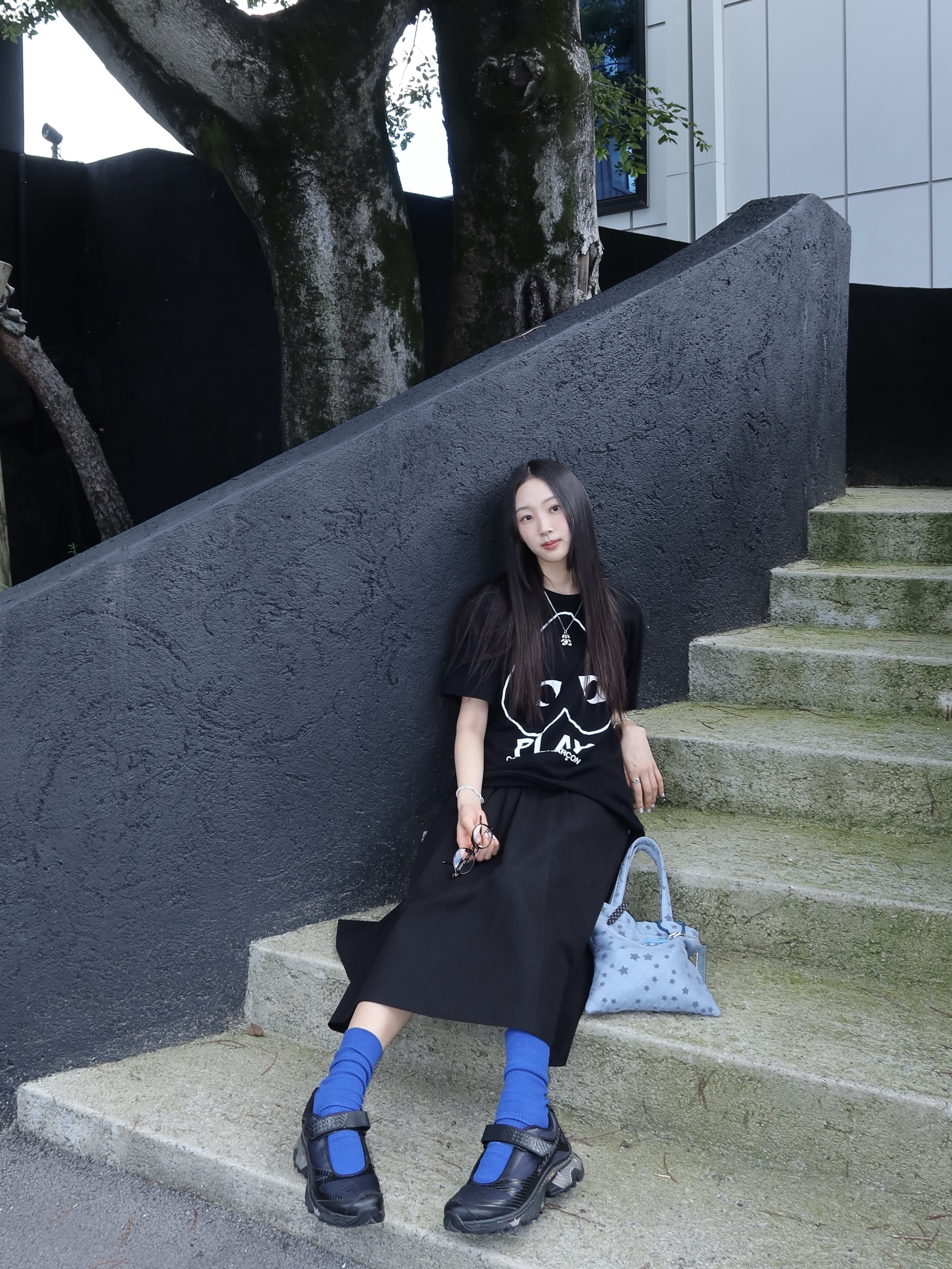 Play Comme Des Garcons Inverted Heart Logo T-Shirt Black, Salomon x MM6 Maison Margiela XT-Marie Jeanne Black Soft Clay 착용 스타일