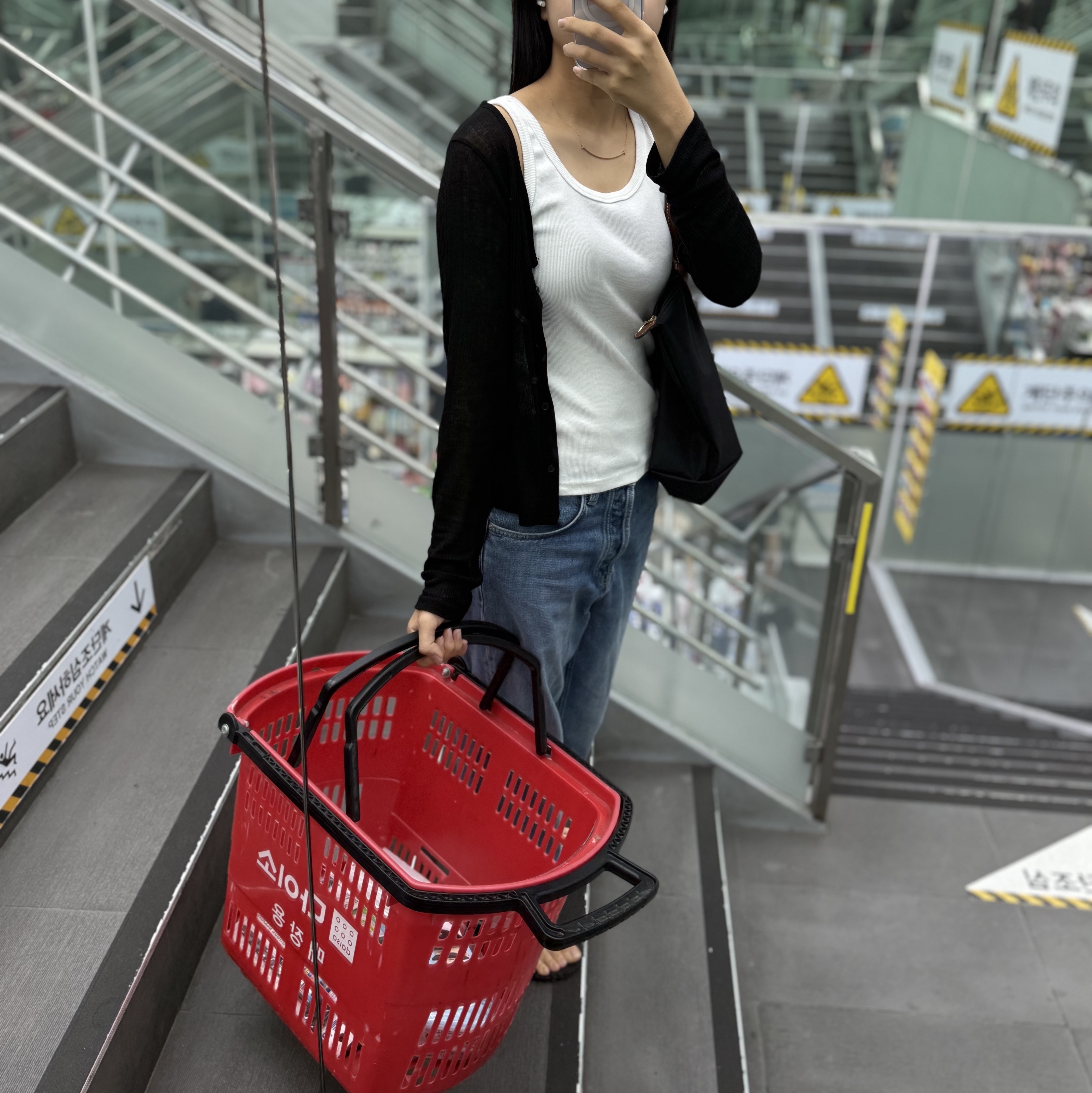 Longchamp Le Pliage Original Tote Bag M Black 착용 스타일