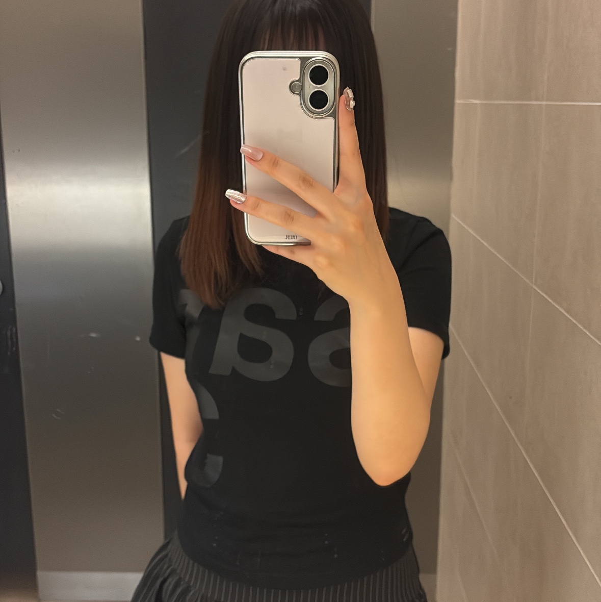 [KREAM 단독] Safarispot 1/2 Basic Safari T-Shirt Black 착용 스타일