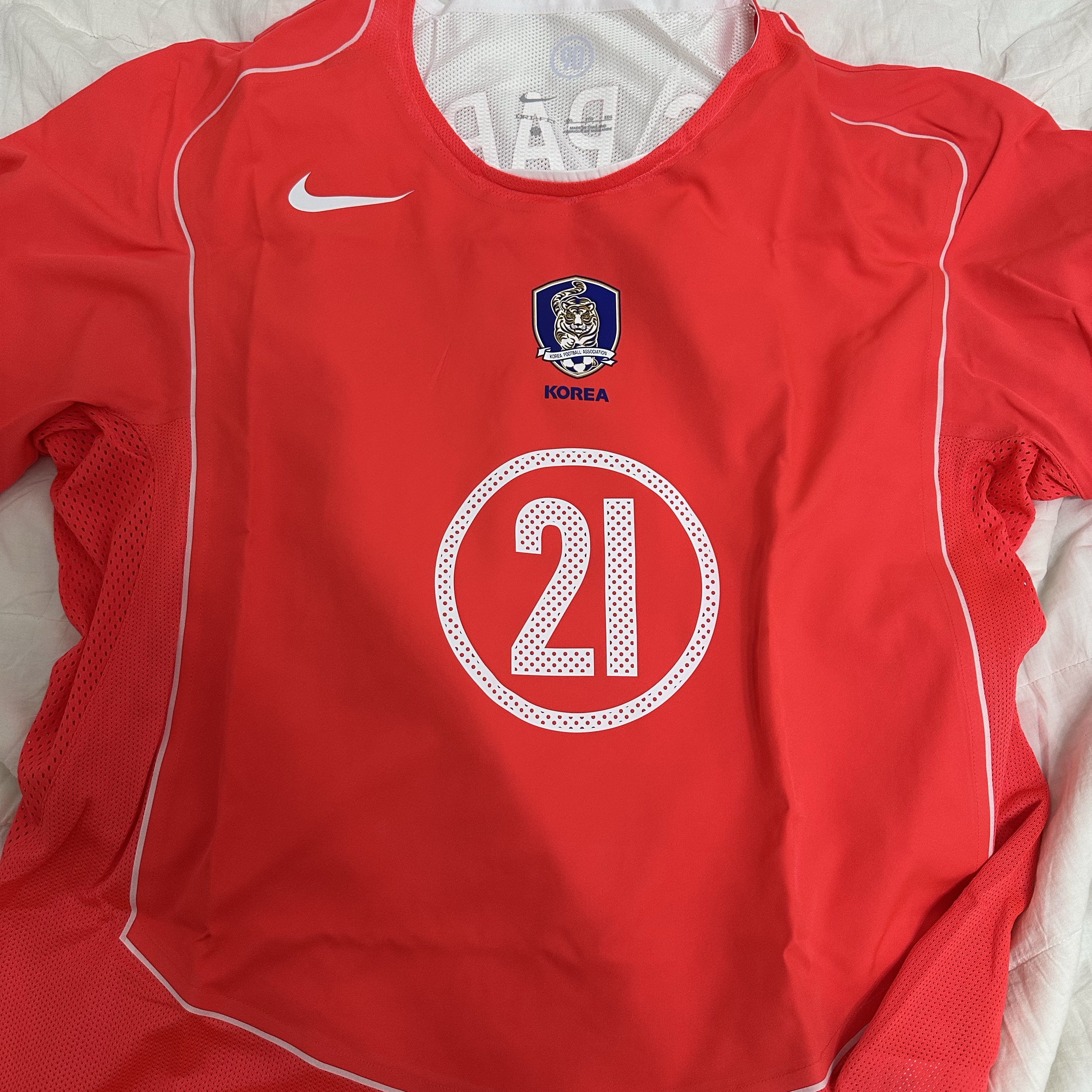 Nike Park Ji-Sung South Korea 2004 Total 90 Reissue Soccer Replica Jersey (Marking Ver.) 착용 스타일 - 1