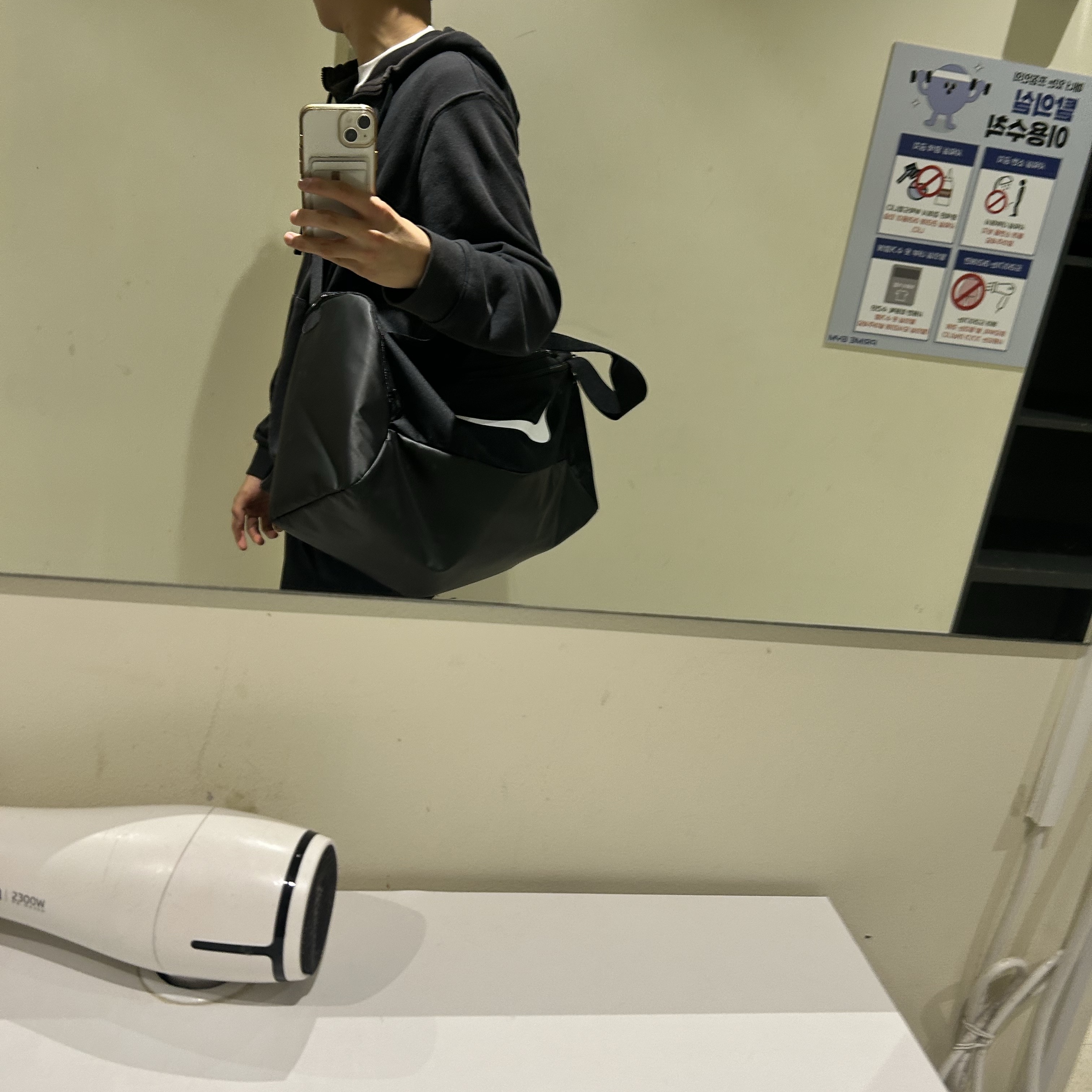 Nike Brasilia 9.5 Training Duffle Bag Small 41L Black 착용 스타일