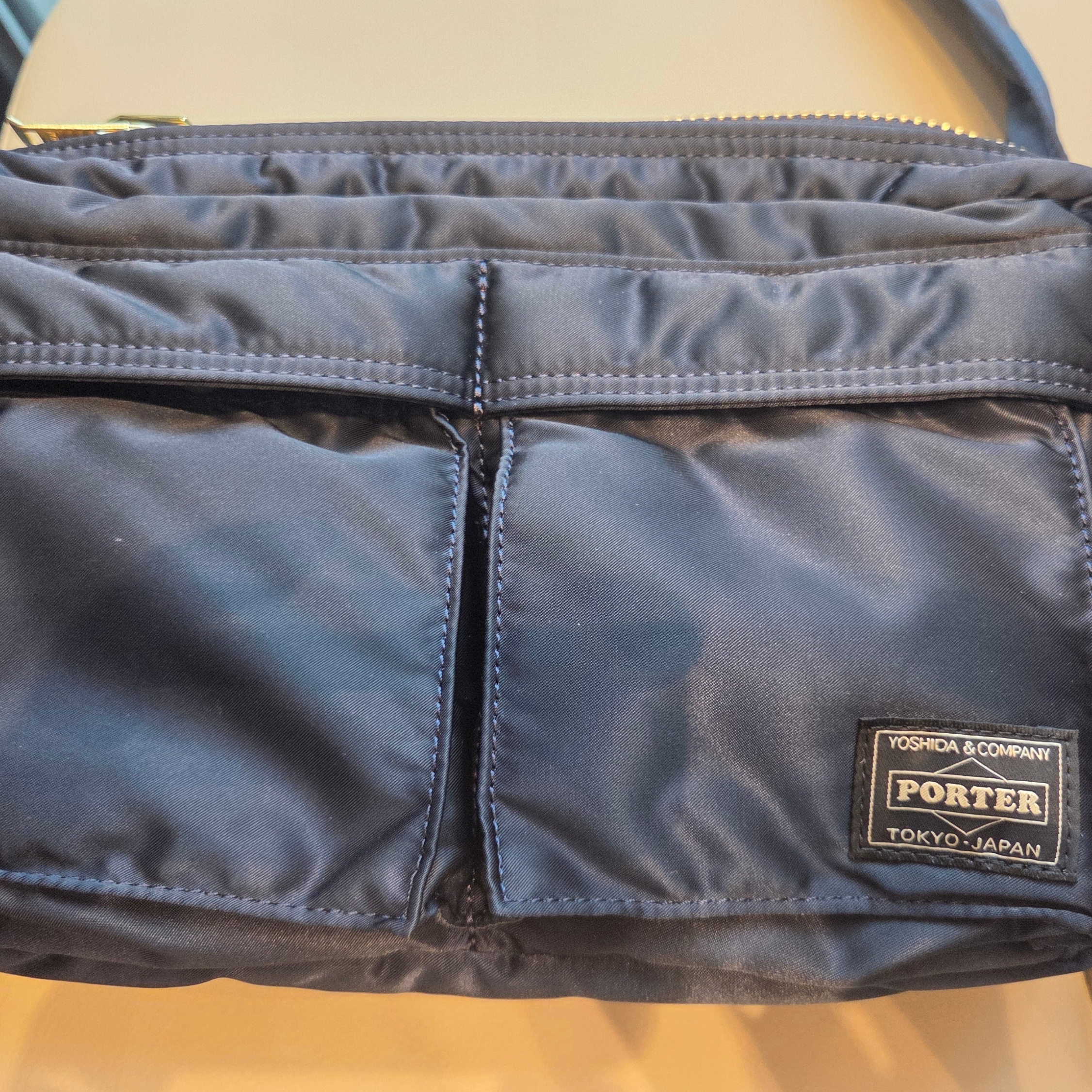 Porter All New Tanker Sling Bag Zip Iron Blue 착용 스타일