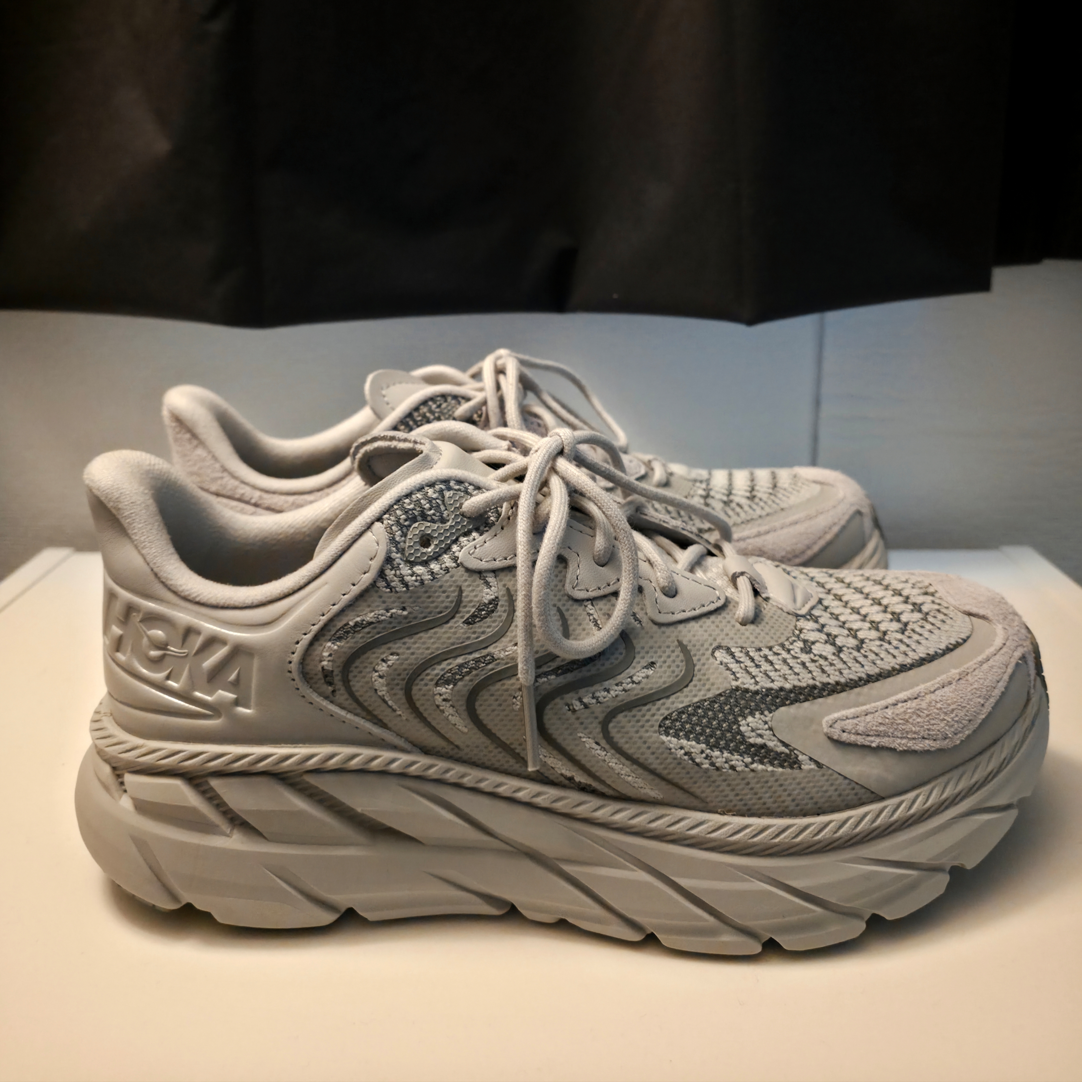 Hoka Clifton LS Stardust Galactic Grey 착용 스타일