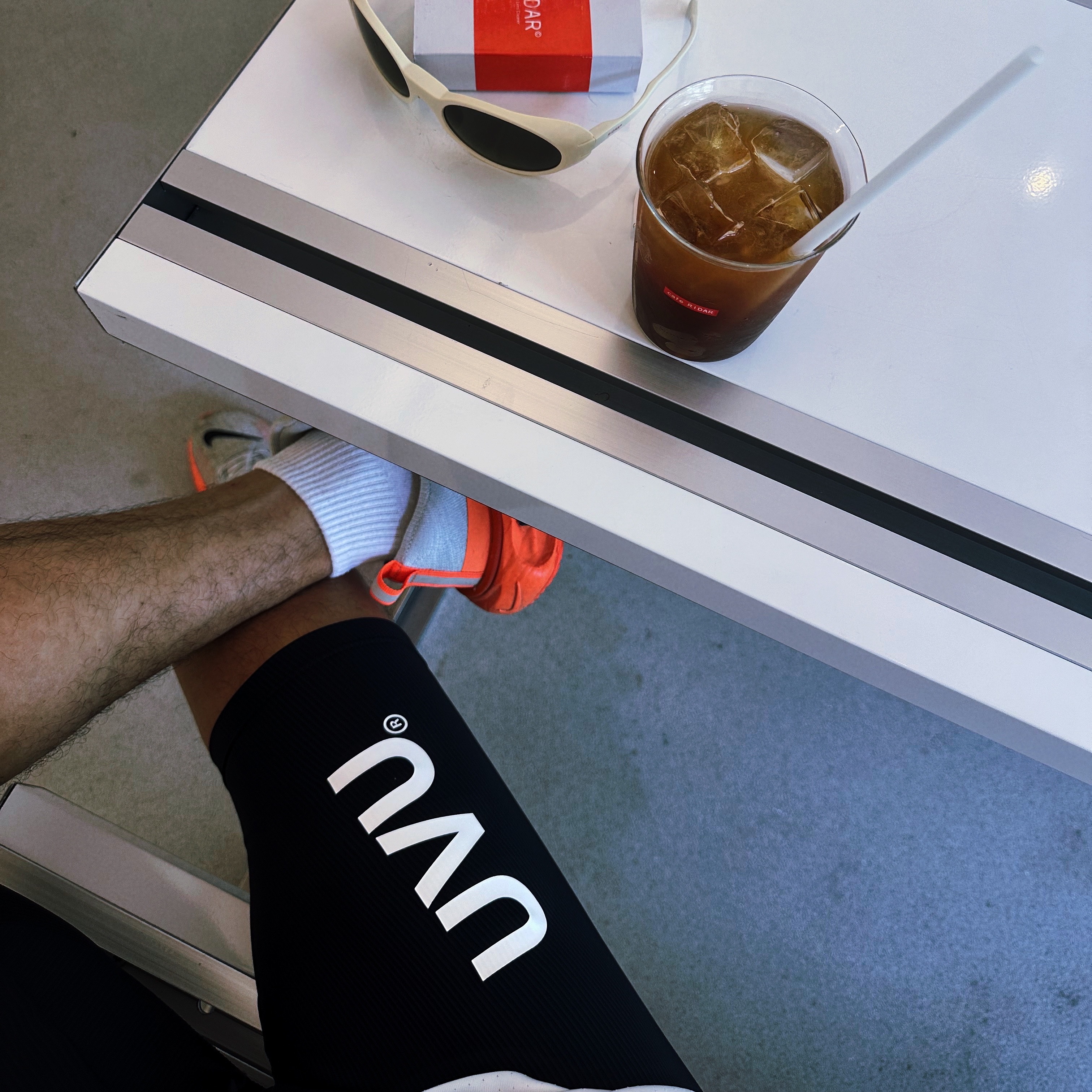 UVU Half Tights Black, Nike ZoomX Invincible Run 3 Pure Platinum Cool Grey 착용 스타일 - 2