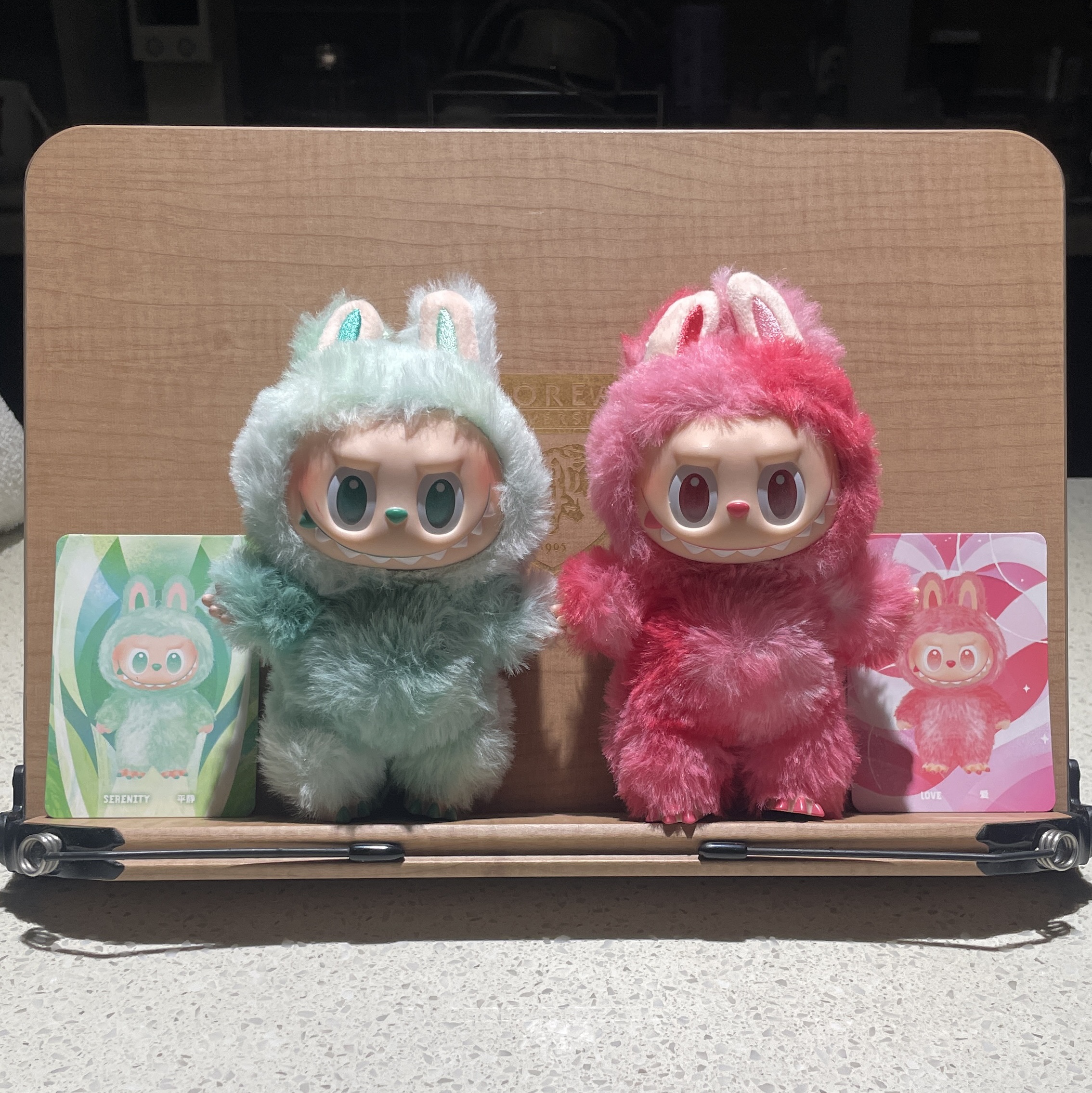 Pop Mart Labubu The Monsters Highlight Series Serenity Keyring (Opened Case) 착용 스타일