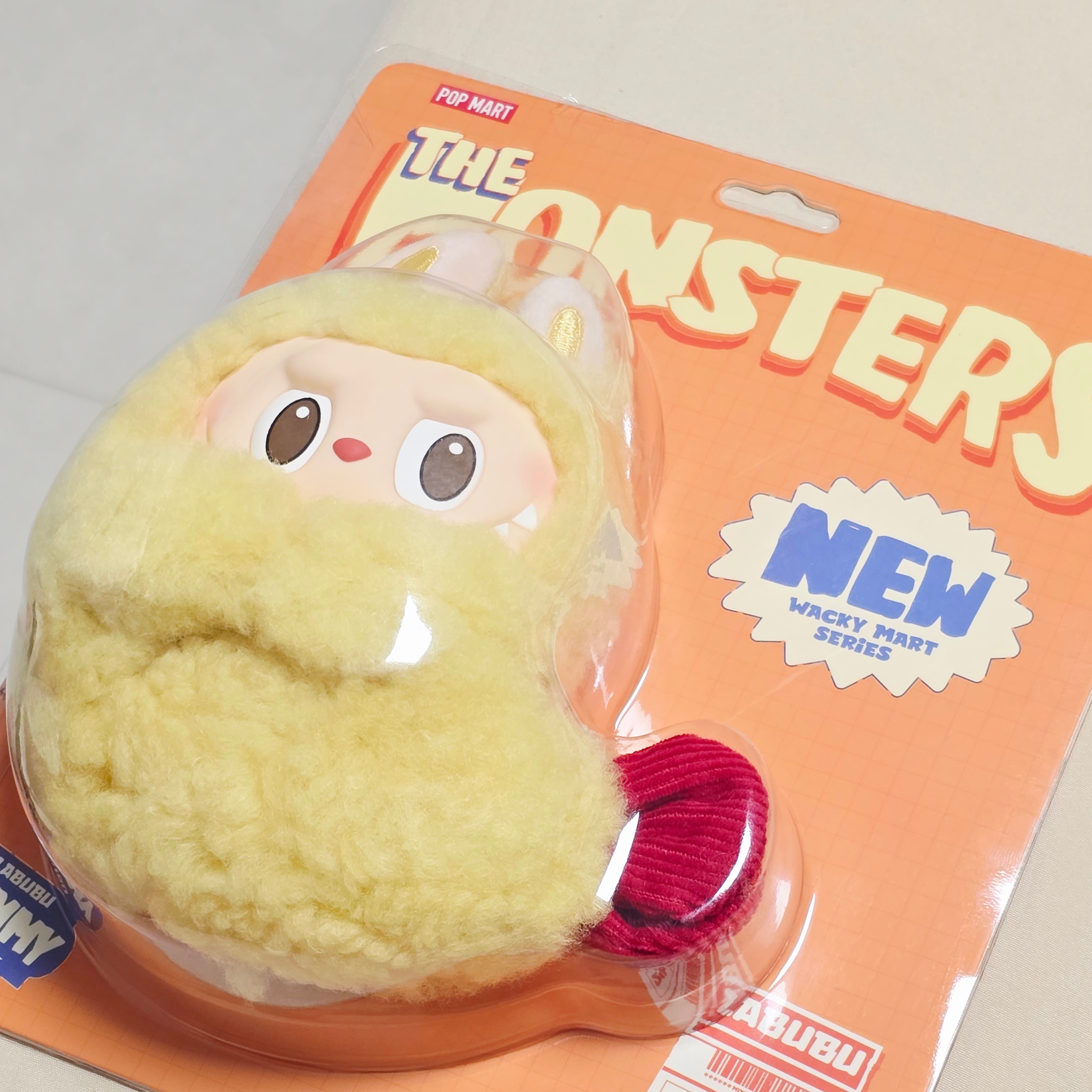 Pop Mart Labubu The Monsters Wacky Mart Series Earphone Case 착용 스타일