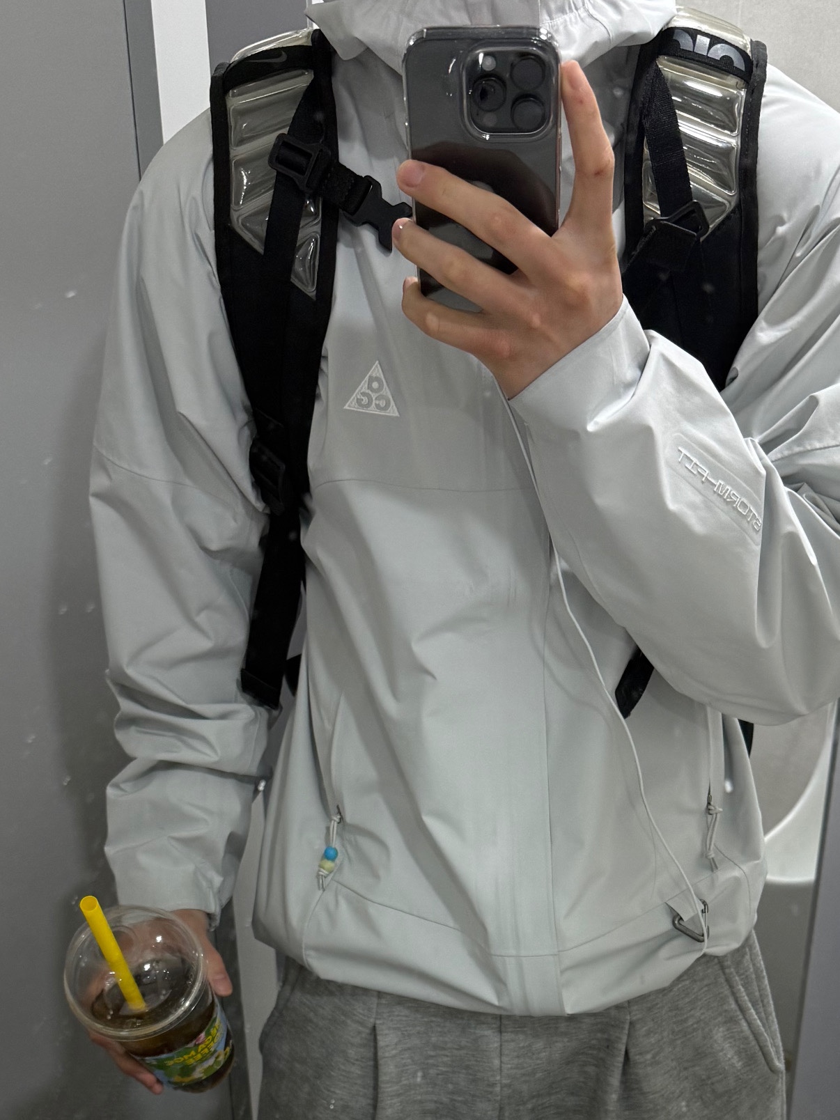 Nike ACG Storm-Fit ADV Cascade Rains Full Zip Jacket Photon Dust - Asia 착용 스타일 - 1