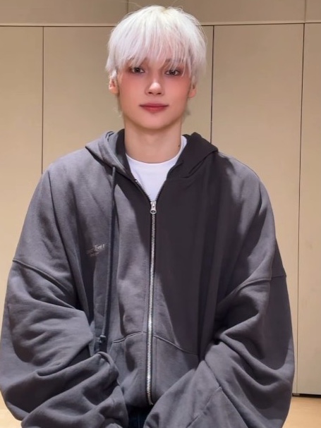 Undermycar Mu.18 Anti Fxxking Logo Play Oversized Hood Zip-up Mocha, Undermycar Mu.18 Anti Fxxking Logo Play Oversized Hood Zip-up Asphalt 착용 스타일