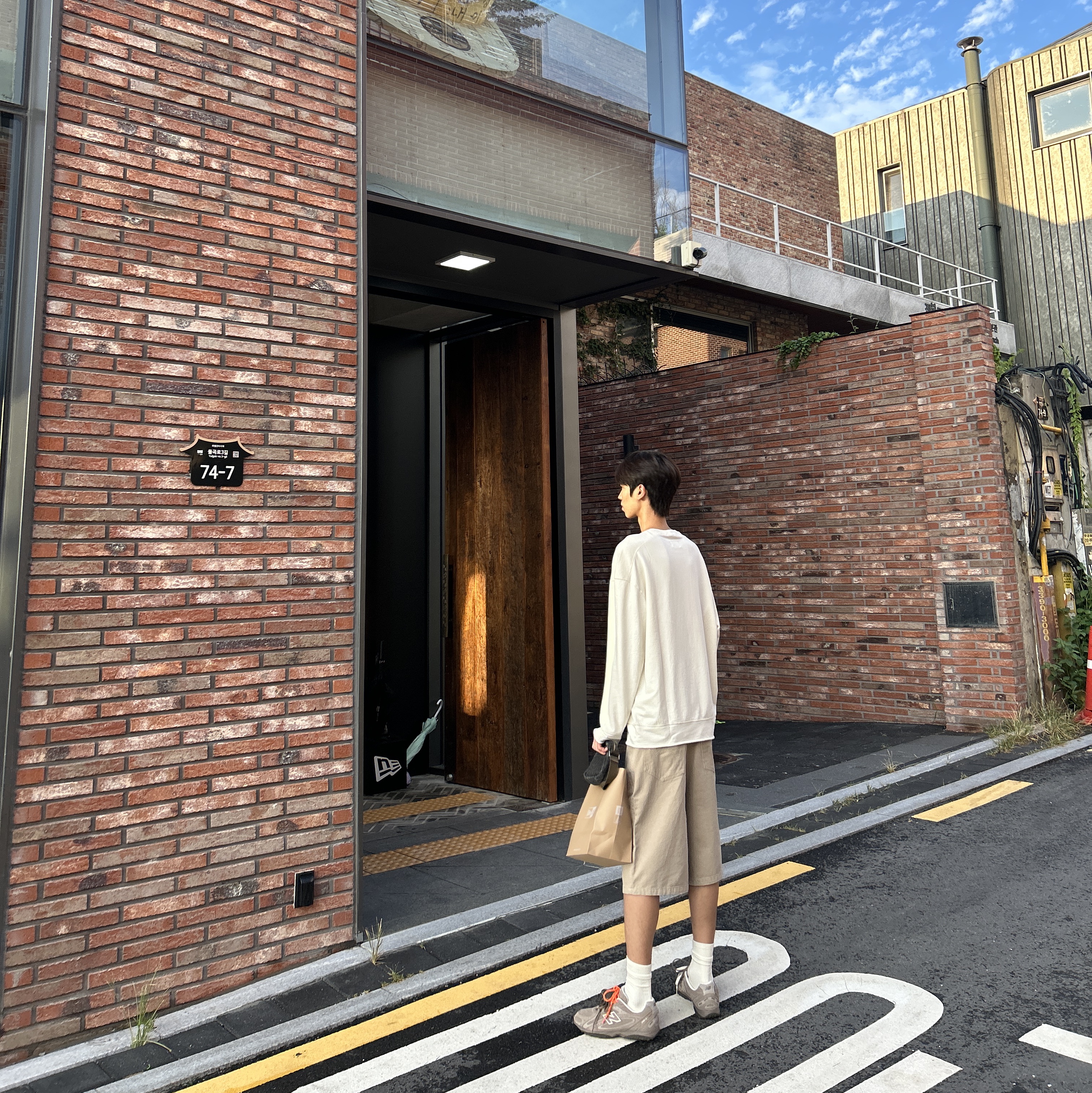 New Balance 204L Suede Mushroom Arid Stone 착용 스타일 - 2