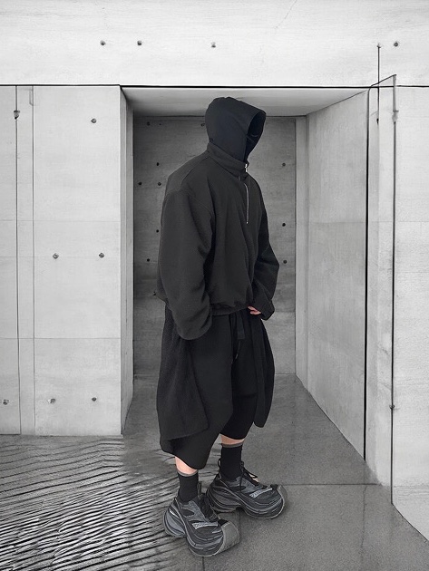 Nonnod Side Cargo Shorts Beige, Nonnod Alpine Carpenter Shorts Black 착용 스타일 - 6