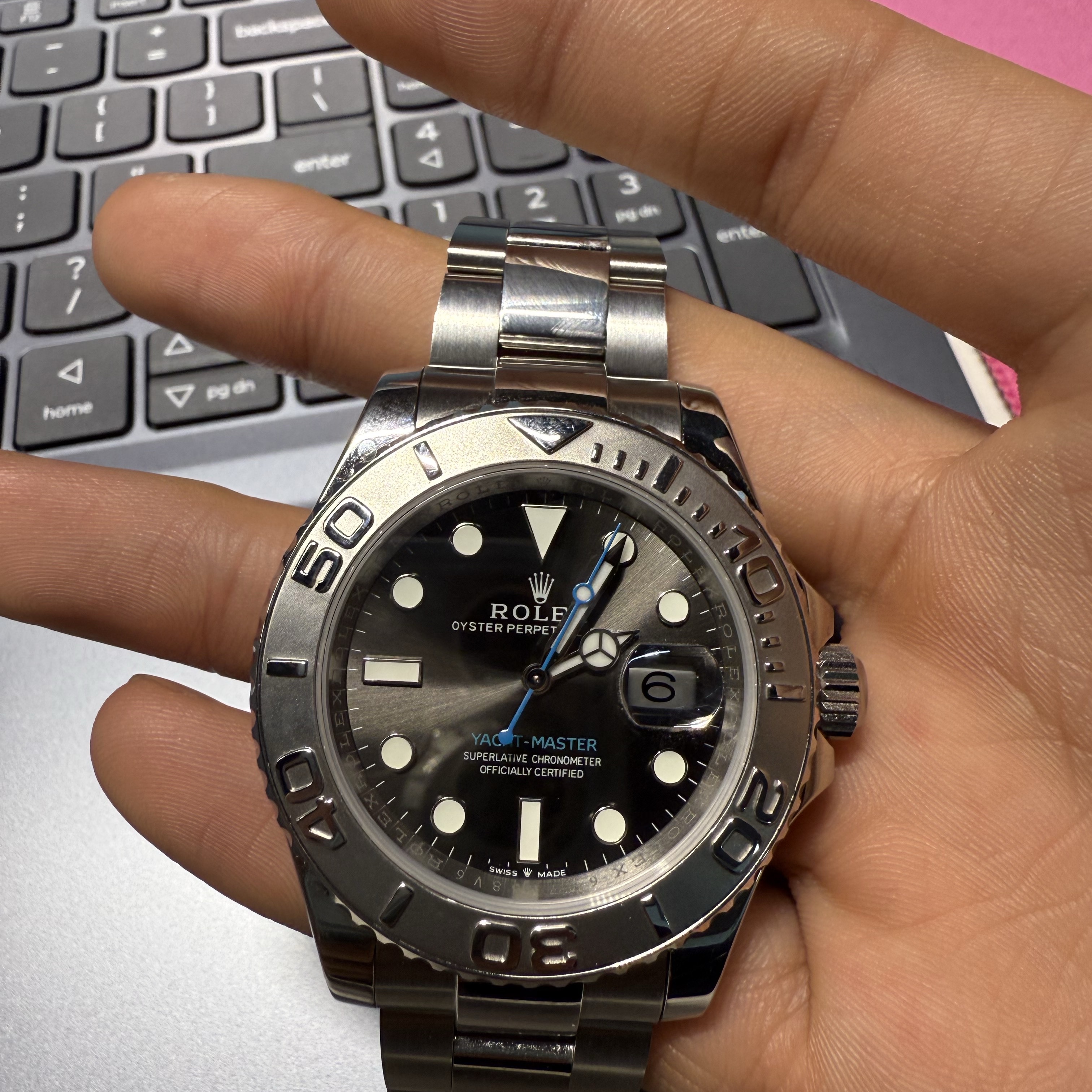 Rolex Yacht-Master 40mm 126622 Slate Oyster 착용 스타일