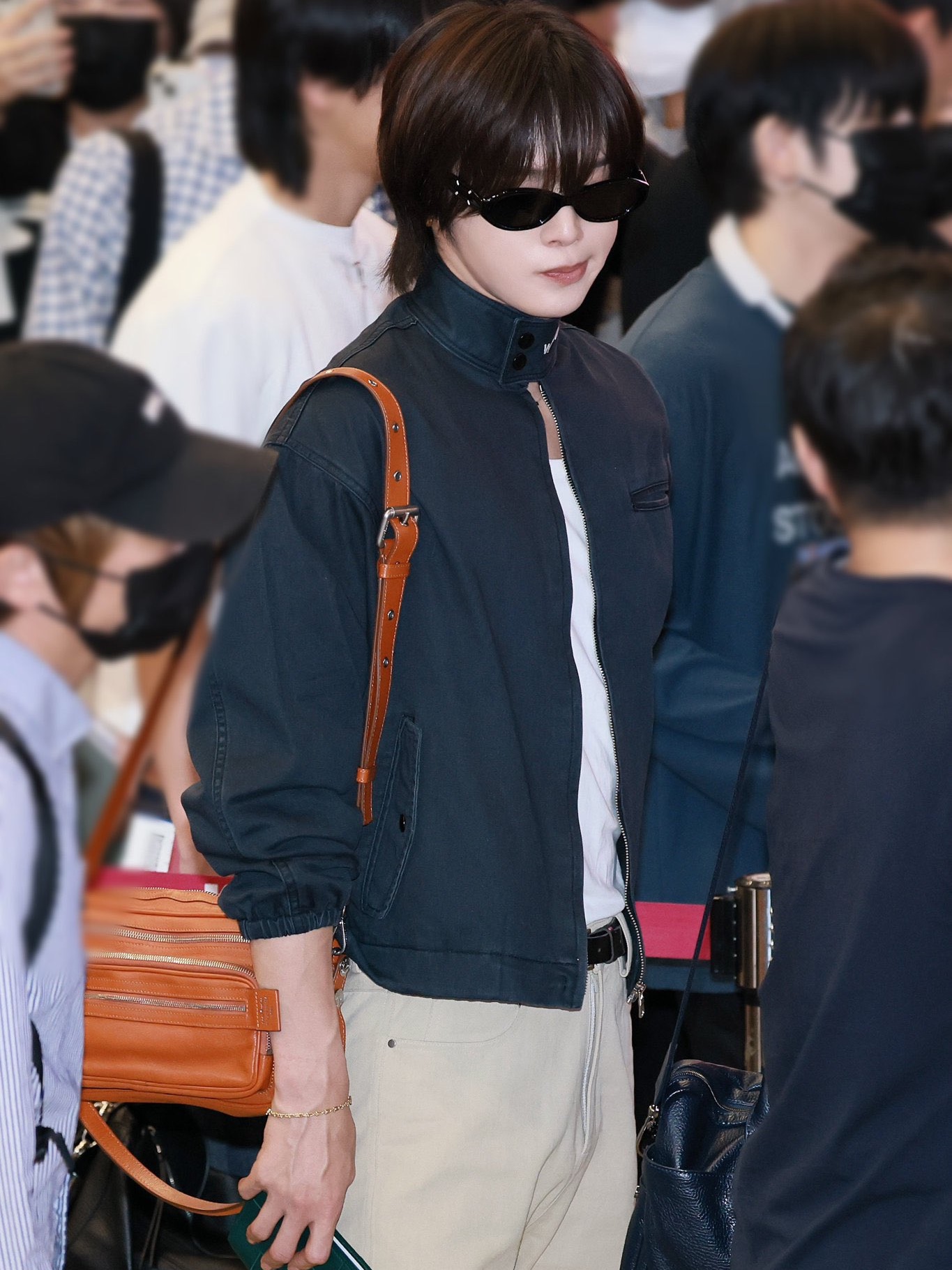 Nonnod Flared Pants Black, Nonnod Flared Pants Beige 착용 스타일