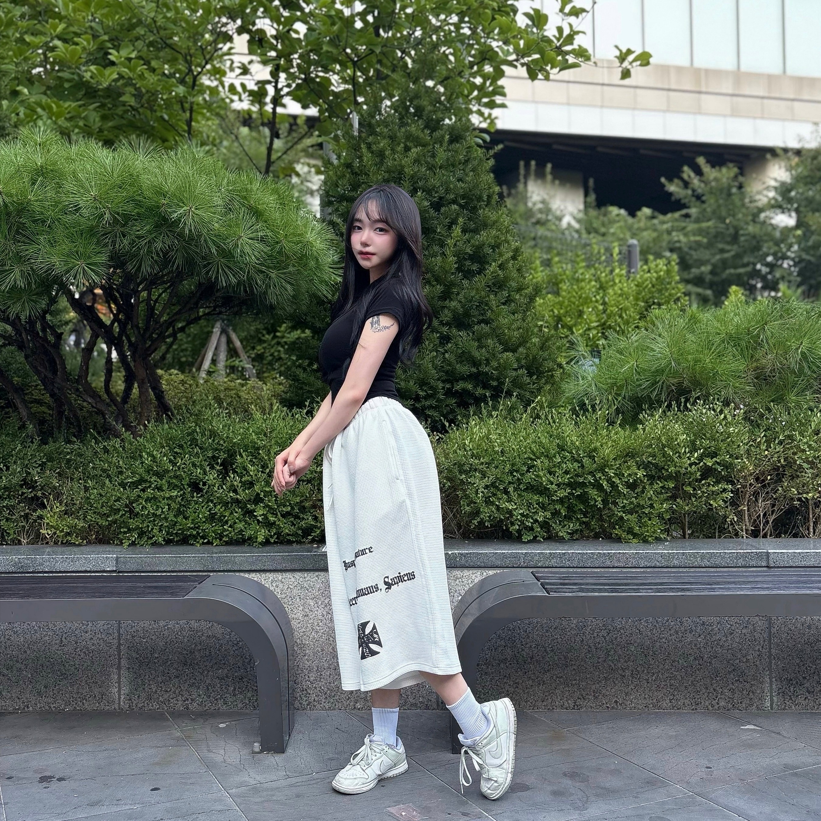 [KREAM 단독][예약 배송] Sapiens Engineered Waffle Over Fit Shorts White 착용 스타일 - 2
