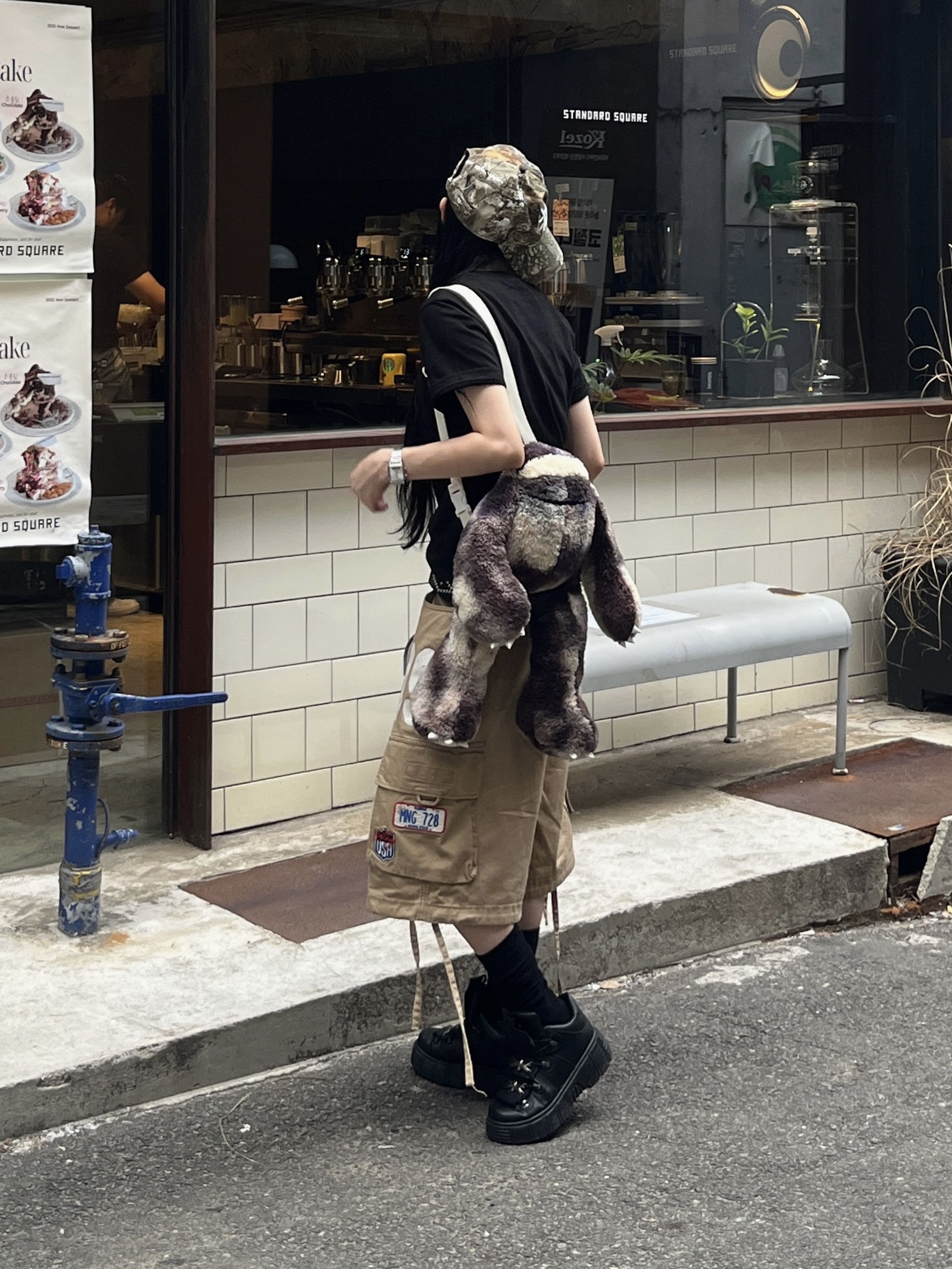SLOW RECORD HOUSE Camo Bloom Star T-Shirt Black 착용 스타일 - 8