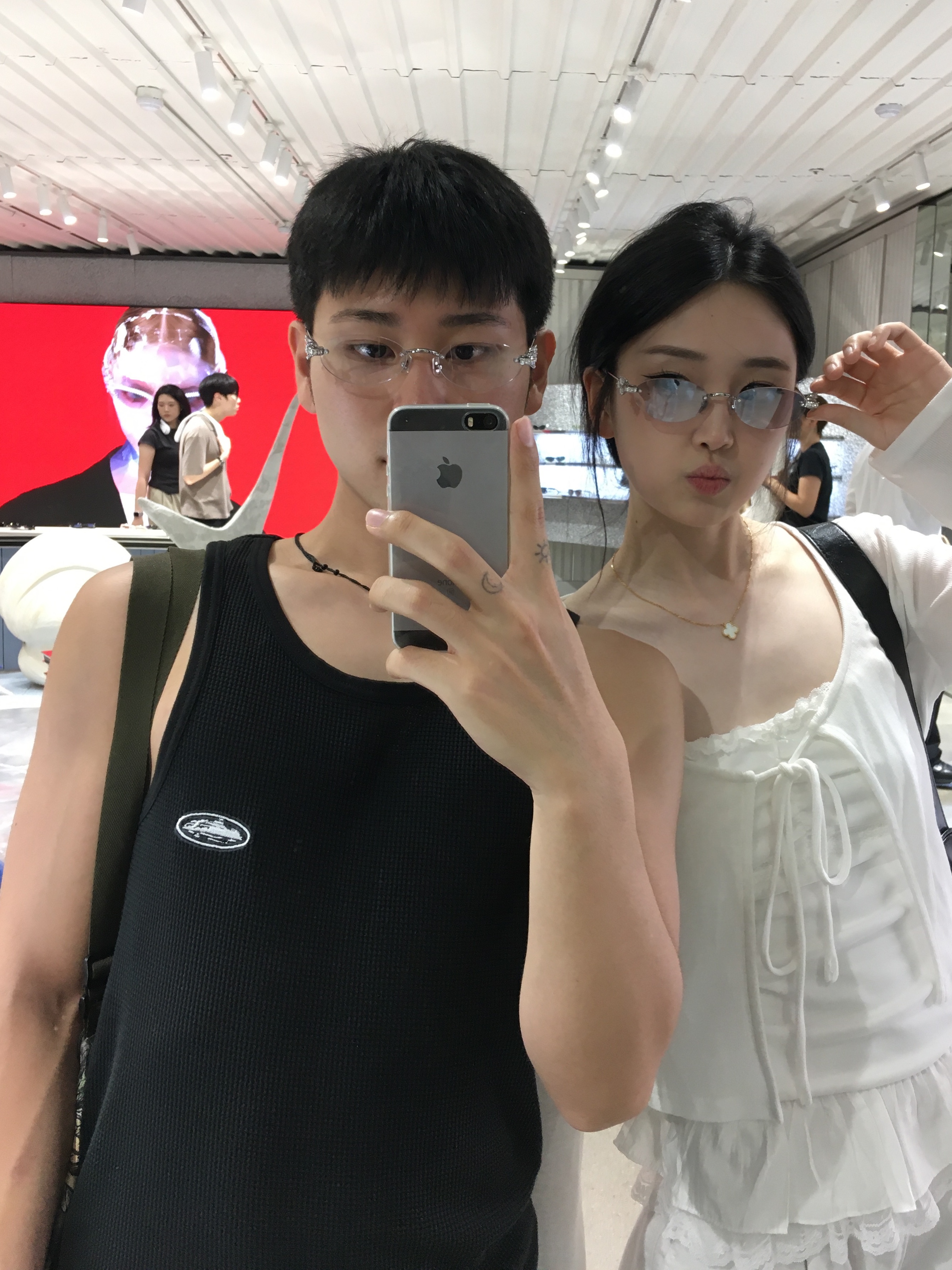 Corteiz HMP Essentials Tank Top Black (3 Pack) 착용 스타일