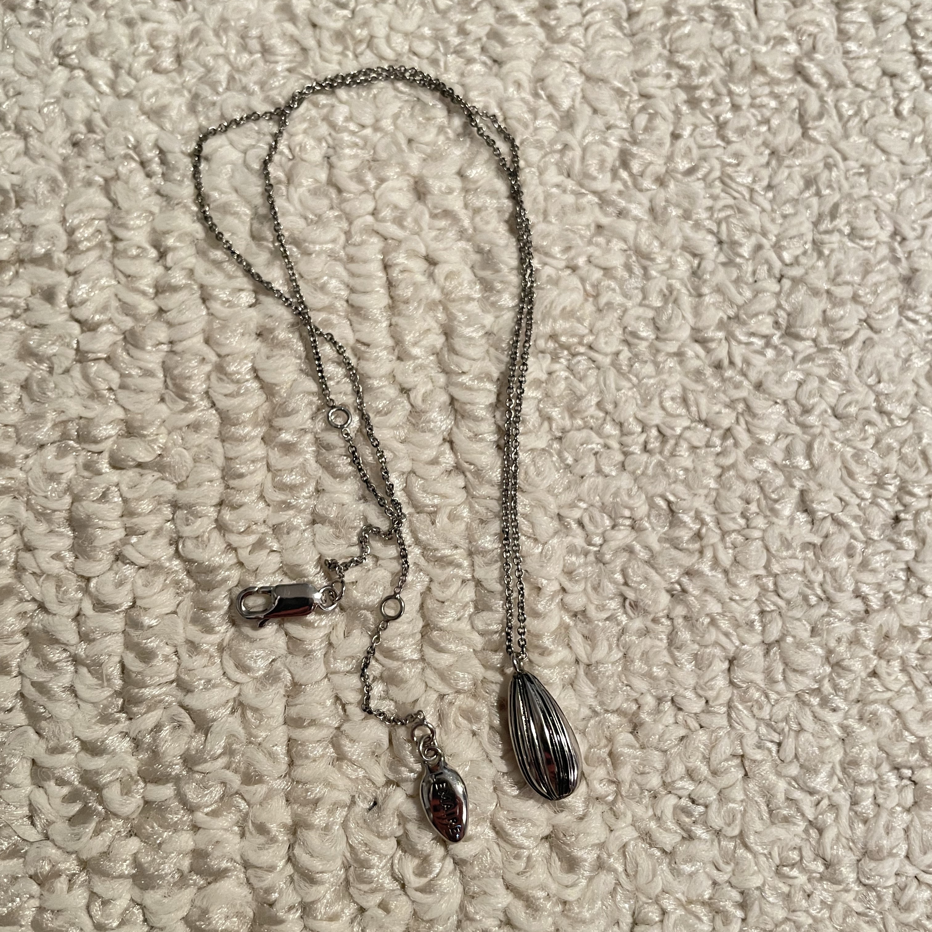 (W) Lemaire Girasol Statement Pendant Necklace Silver 착용 스타일