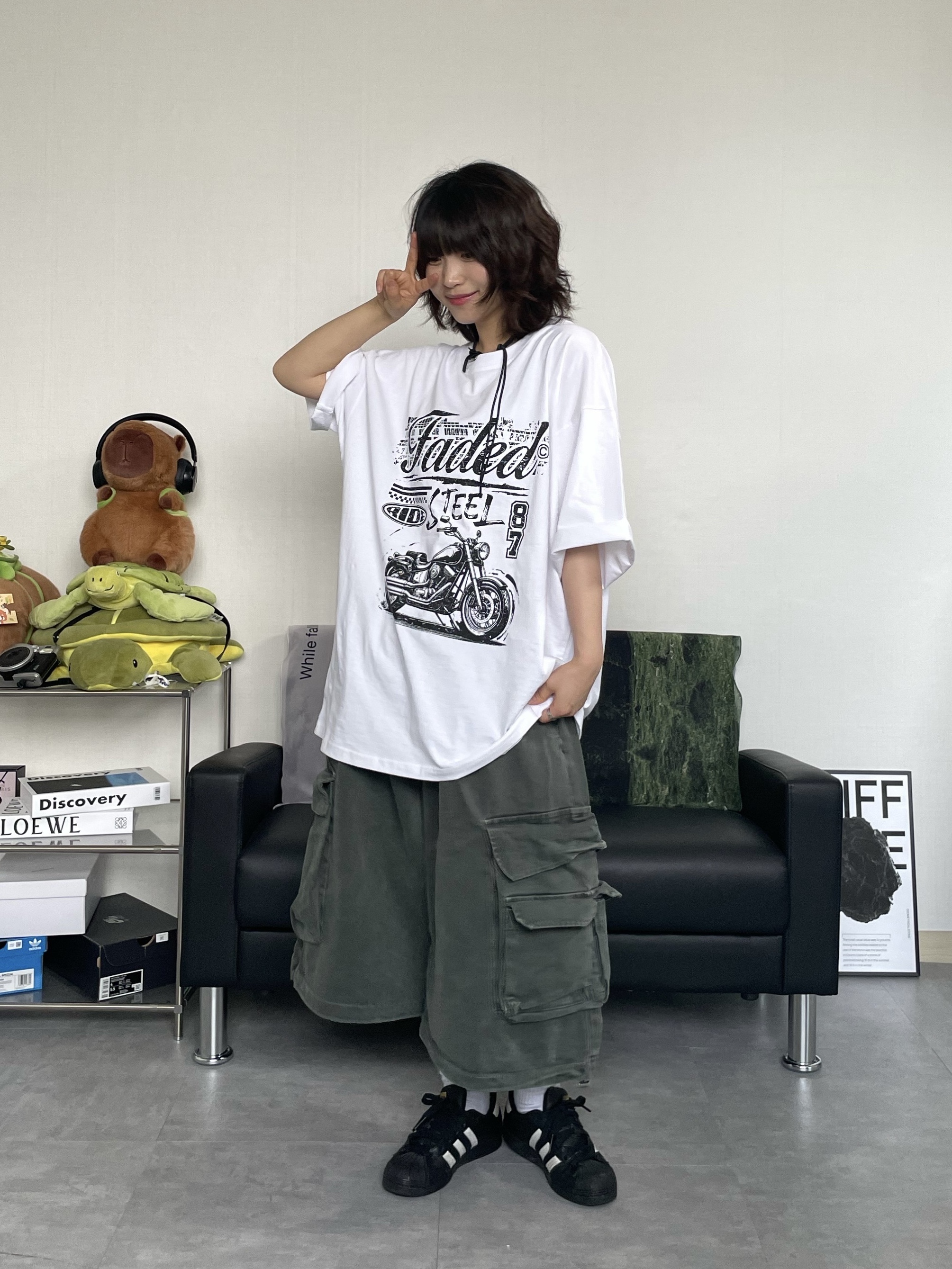 Adidas Superstar Core Black White, Our Legacy Ladon Leather Keychain Black 착용 스타일 - 2