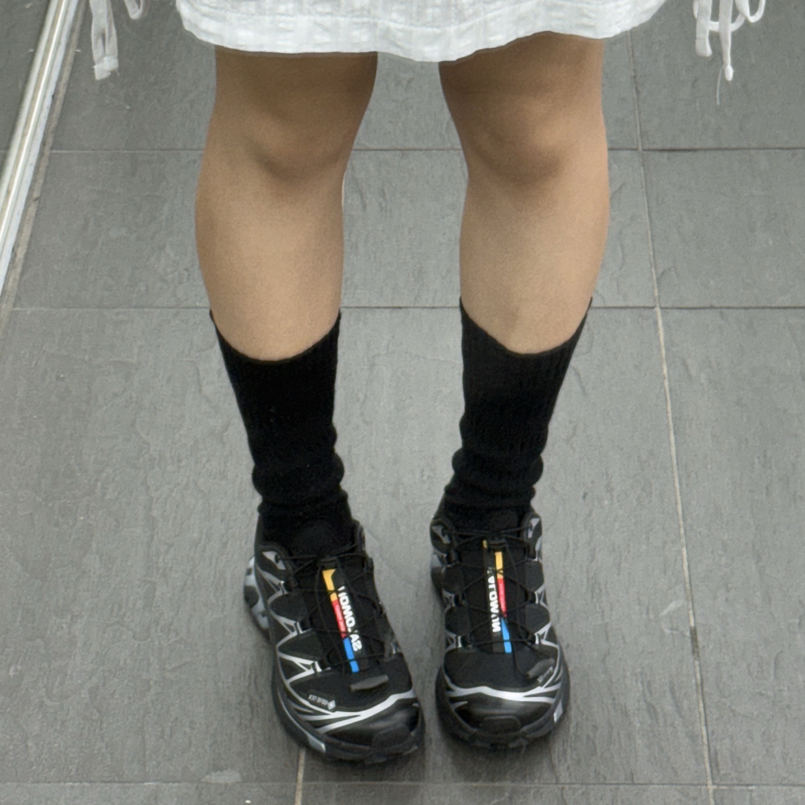 Salomon XT-6 GTX Black Silver 착용 스타일 - 1