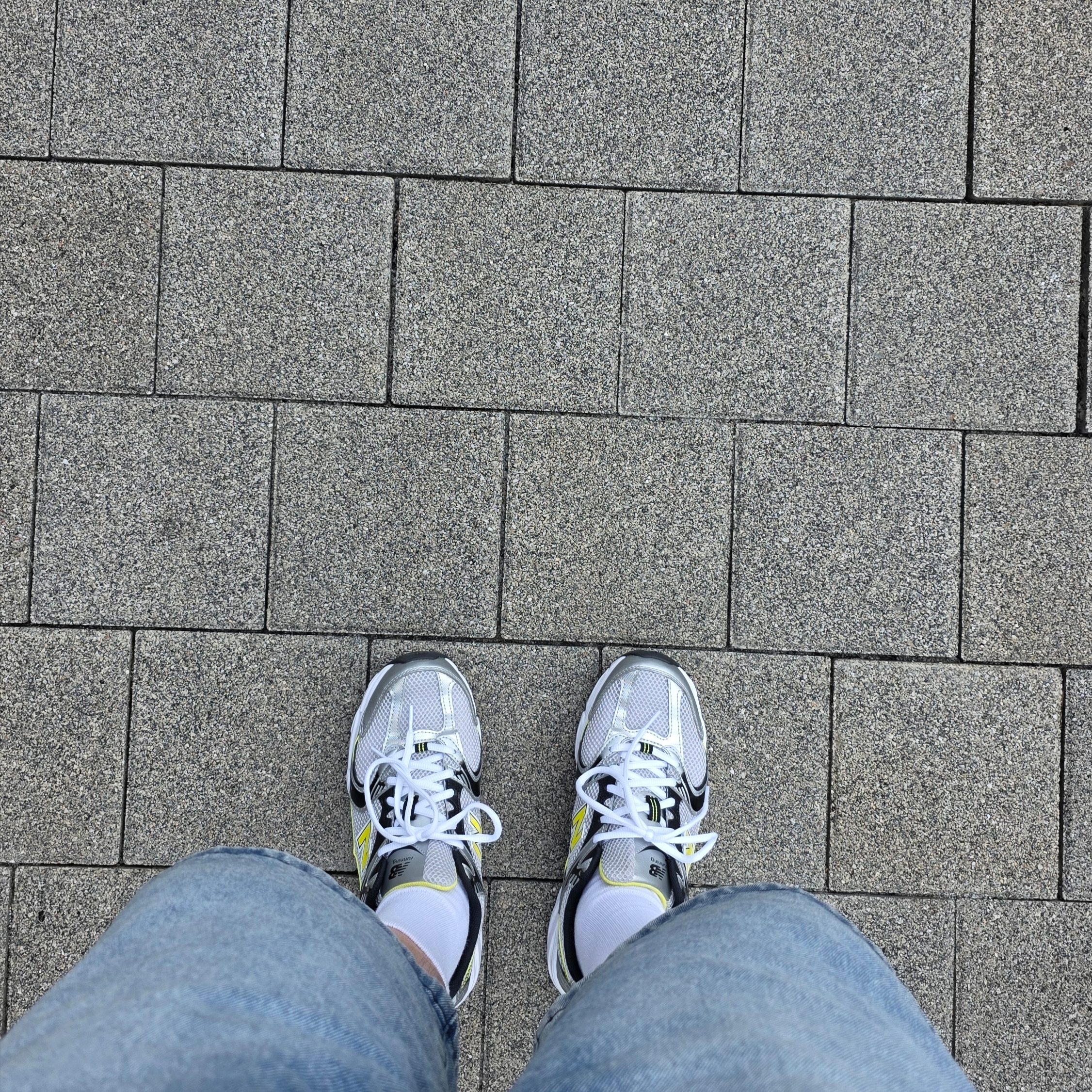 New Balance 530 Silver 착용 스타일