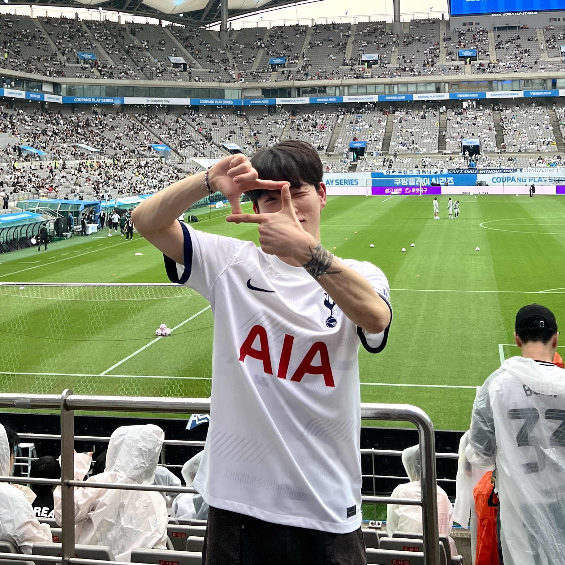 Nike Tottenham Hotspur 2023/24 Dri-Fit Stadium Home Jersey White (Non Marking Ver.), Scudo Shell Multi Pearl Karen Bracelet 착용 스타일