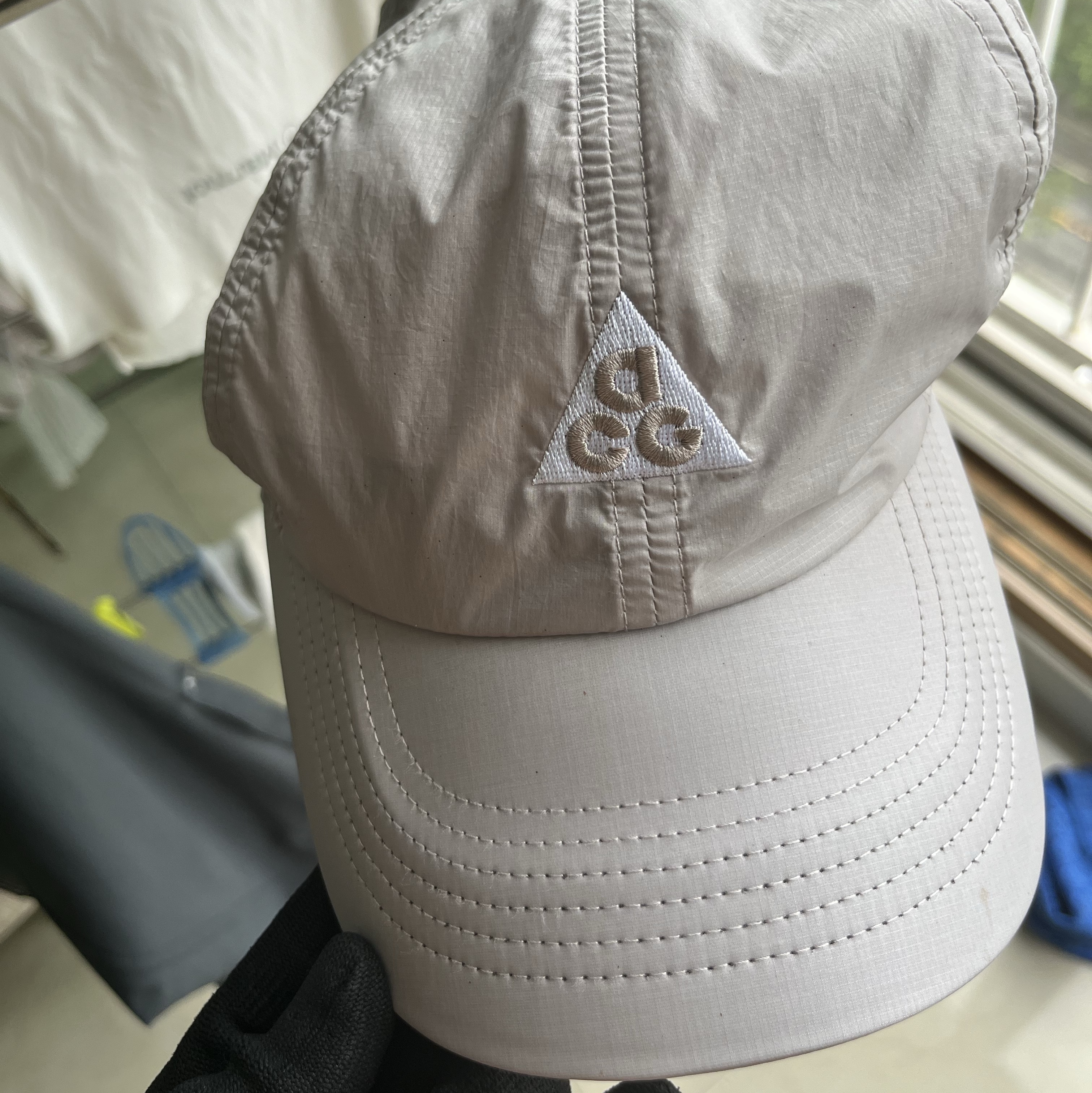 Nike ACG Dri-Fit Club Trail Cap College Grey 착용 스타일