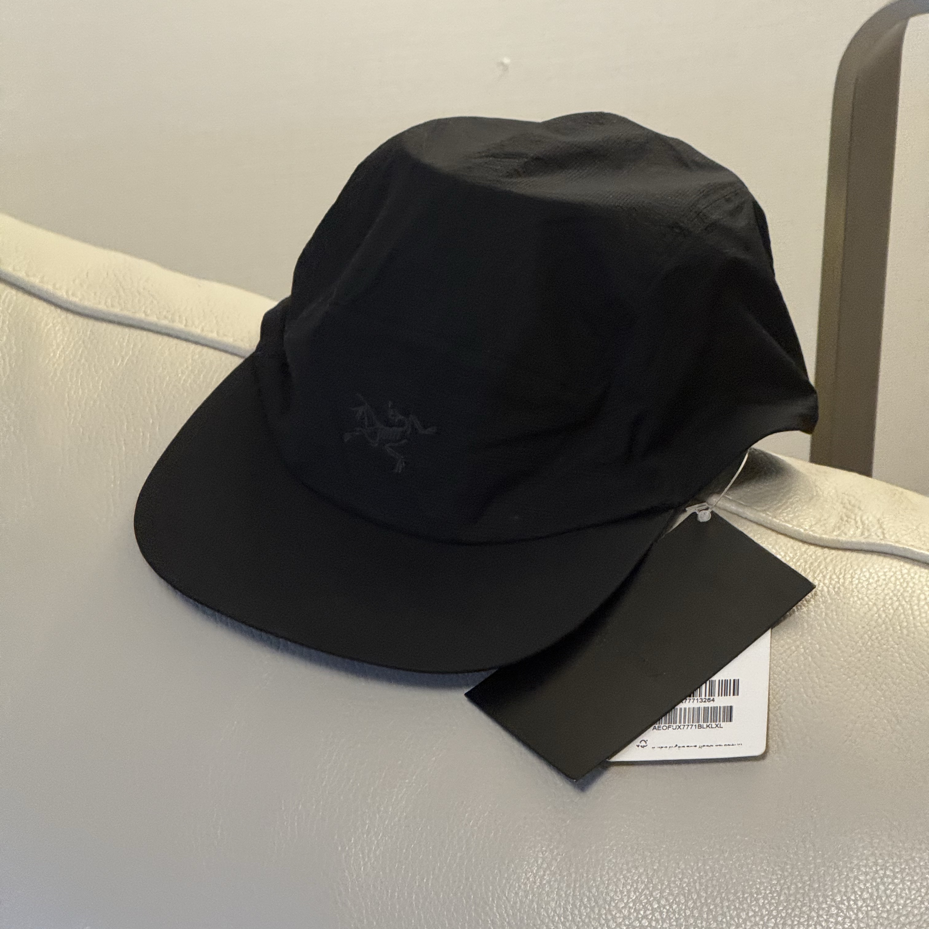Arc'teryx Norvan Regular Brim Hat Black 착용 스타일 - 1