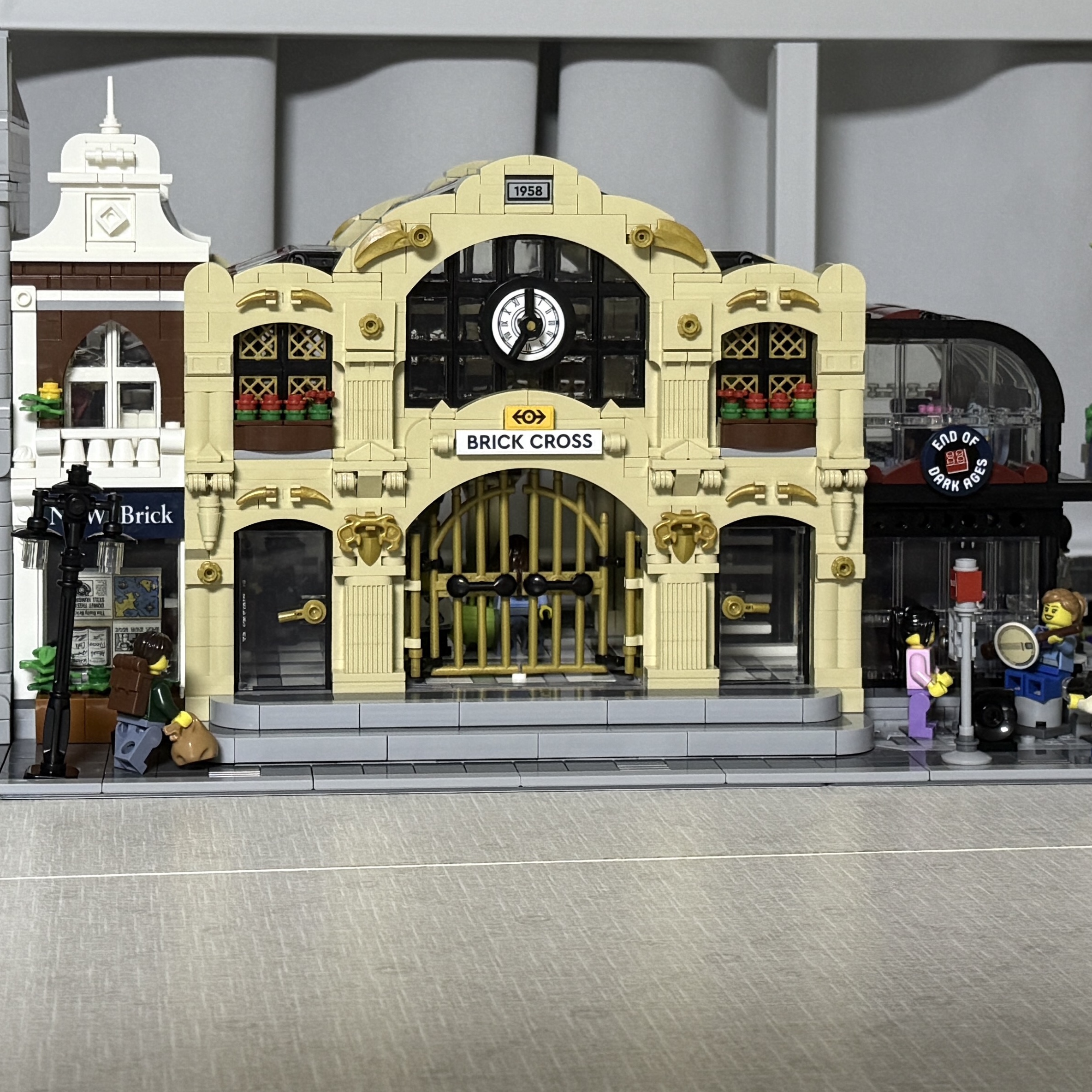 Lego Brick Cross Train Station 착용 스타일 - 1